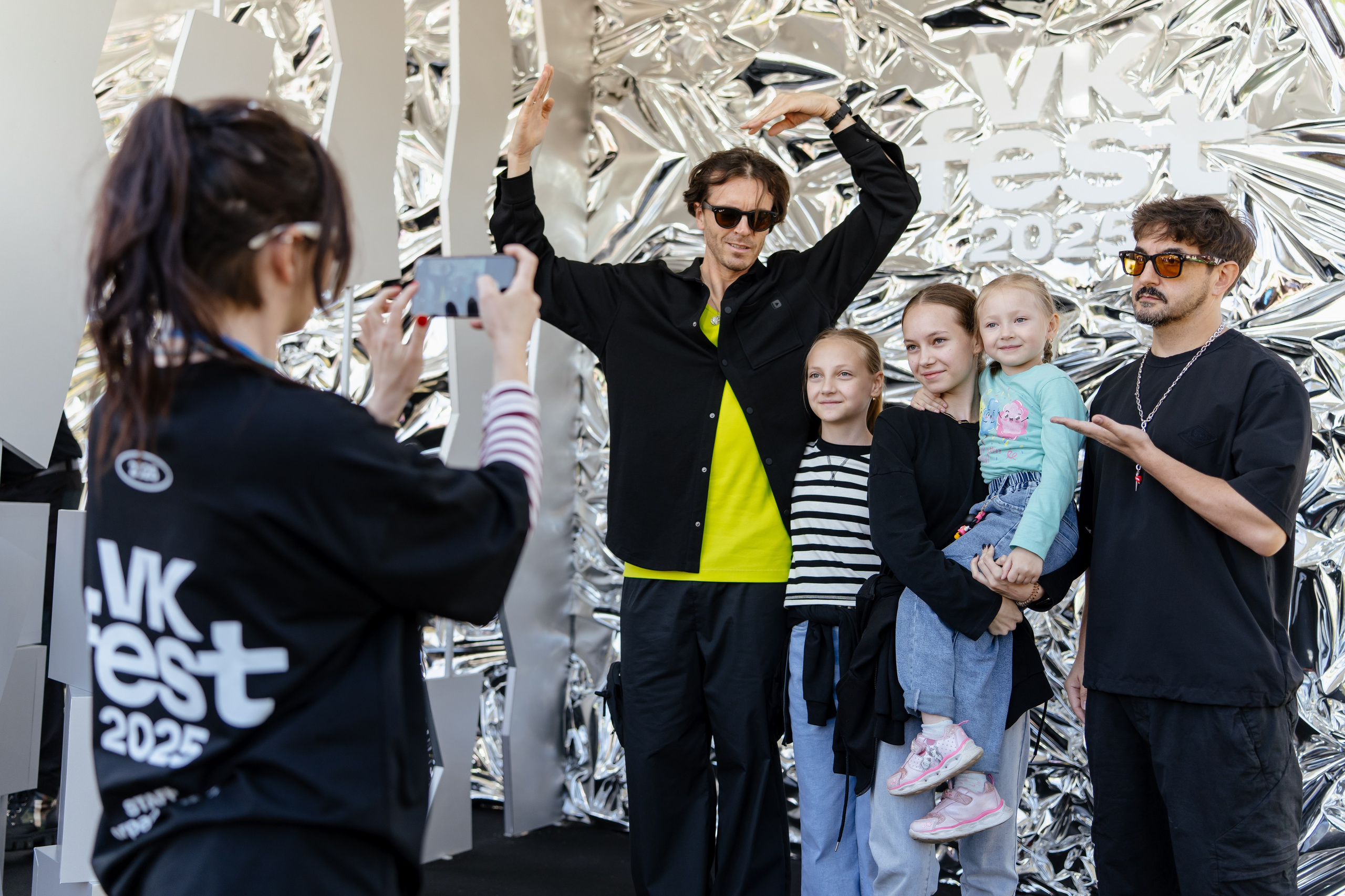 VK FEST Инфлюенсеры. Андрей Сухинин репортажный свадебный фотограф Санкт-Петербург