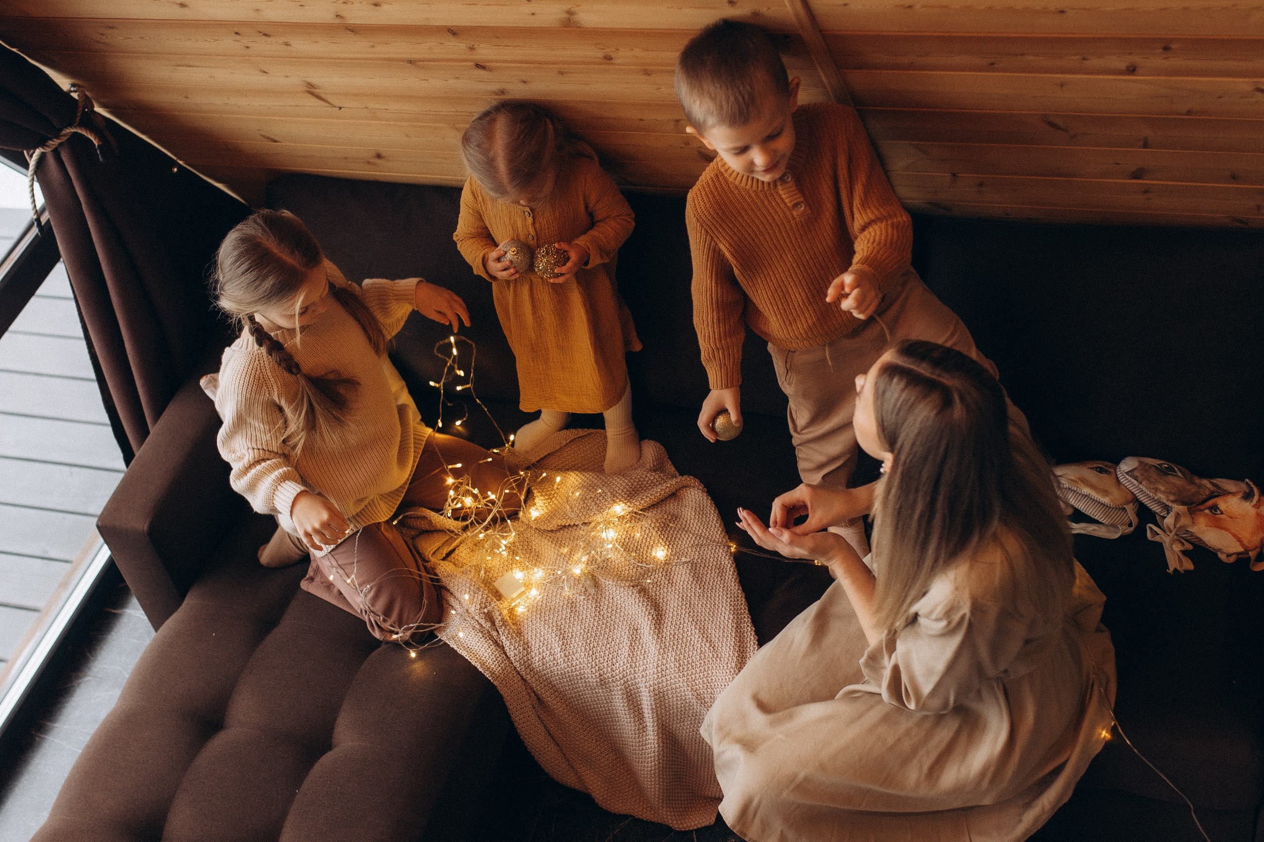 Предновогодняя история в домике. Семейный фотограф lifestyle в Новосибирске Елена Шпилевая