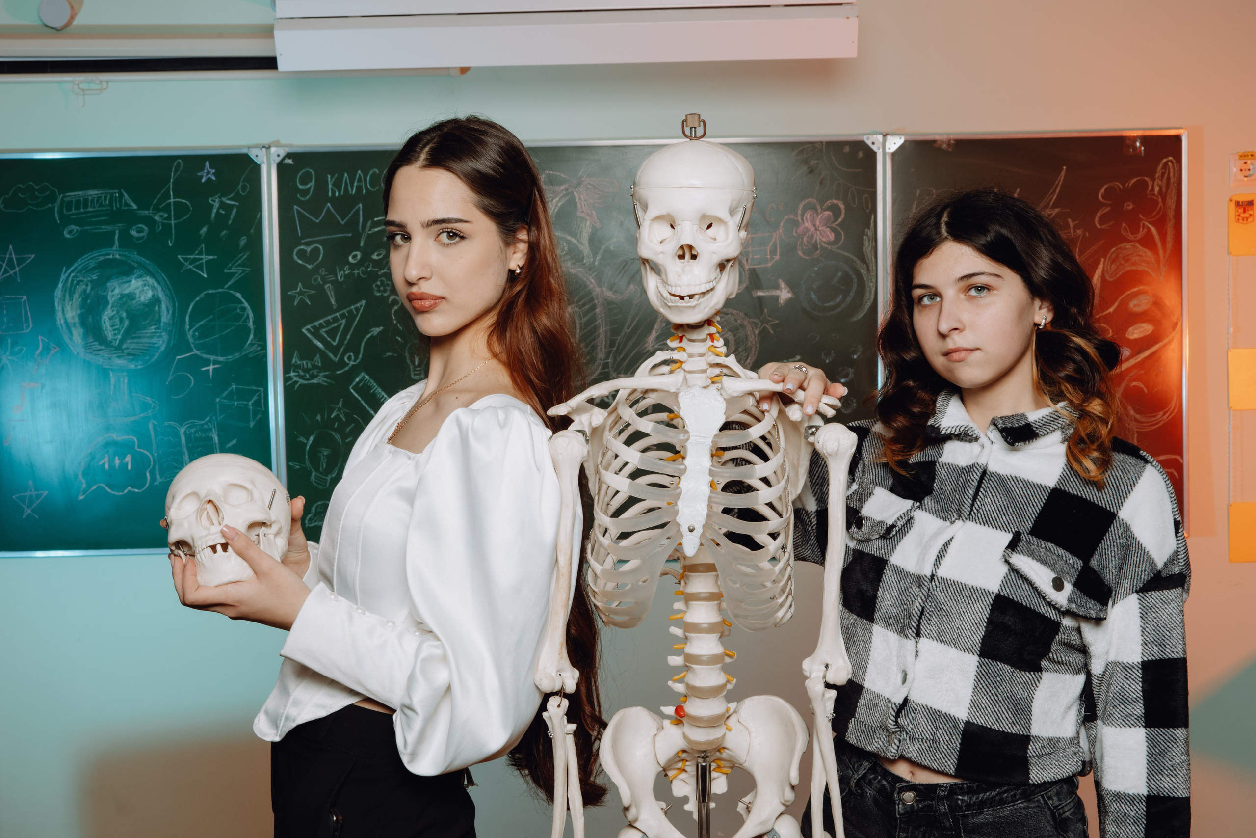 Школьные альбомы в Чернянке. Фотограф Максим Никонов