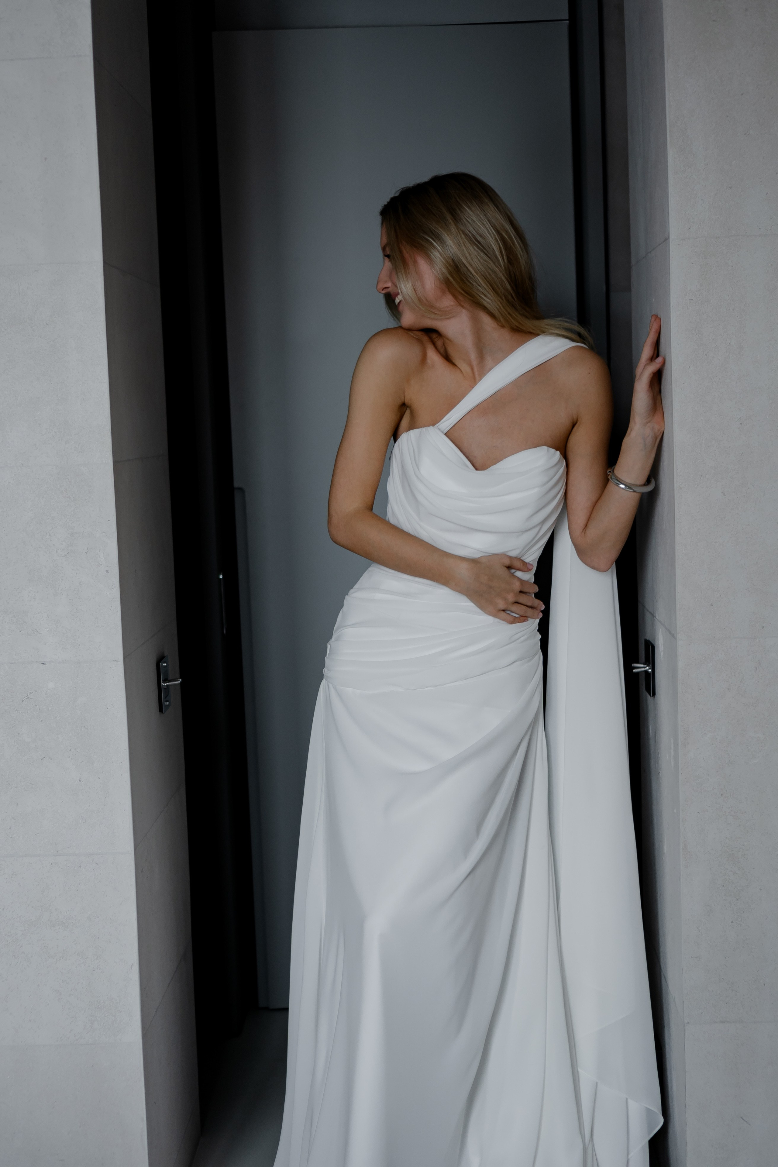 ЭЛЕГАНТНАЯ СВАДБЕНАЯ СЬЕМКА ЖЕНИХА И НЕВЕСТЫ В ДОРОГОМ ОТЕЛЕ САНКТ-ПЕТЕРБУРГА. Профессиональный фотограф, Санкт-Петербург — Виктория Богомолова