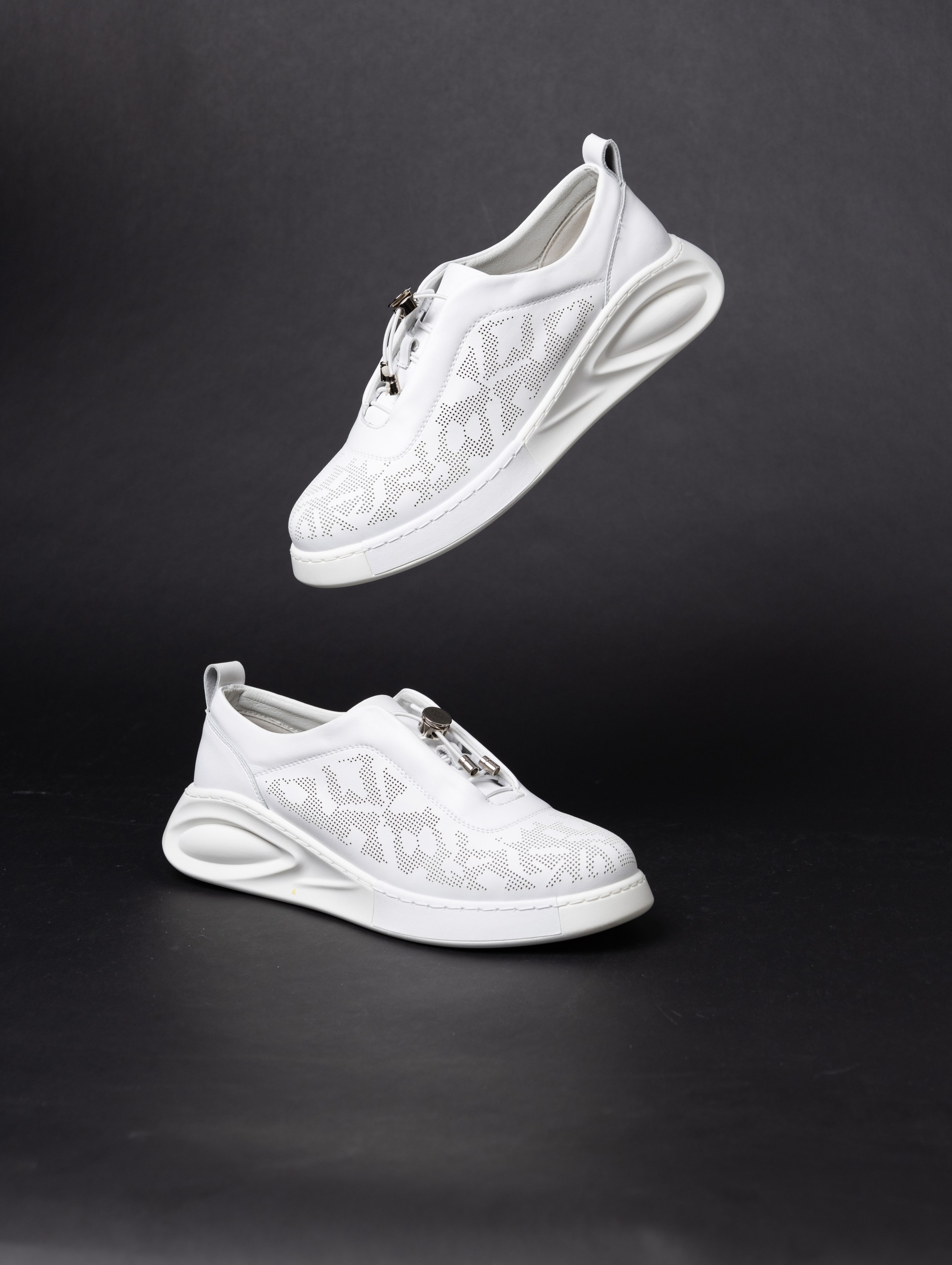 Предметная съемка и продакшн видео обуви для каталога, сайта, маркетплейсов. Студия коммерческой съемки ХВОЯ