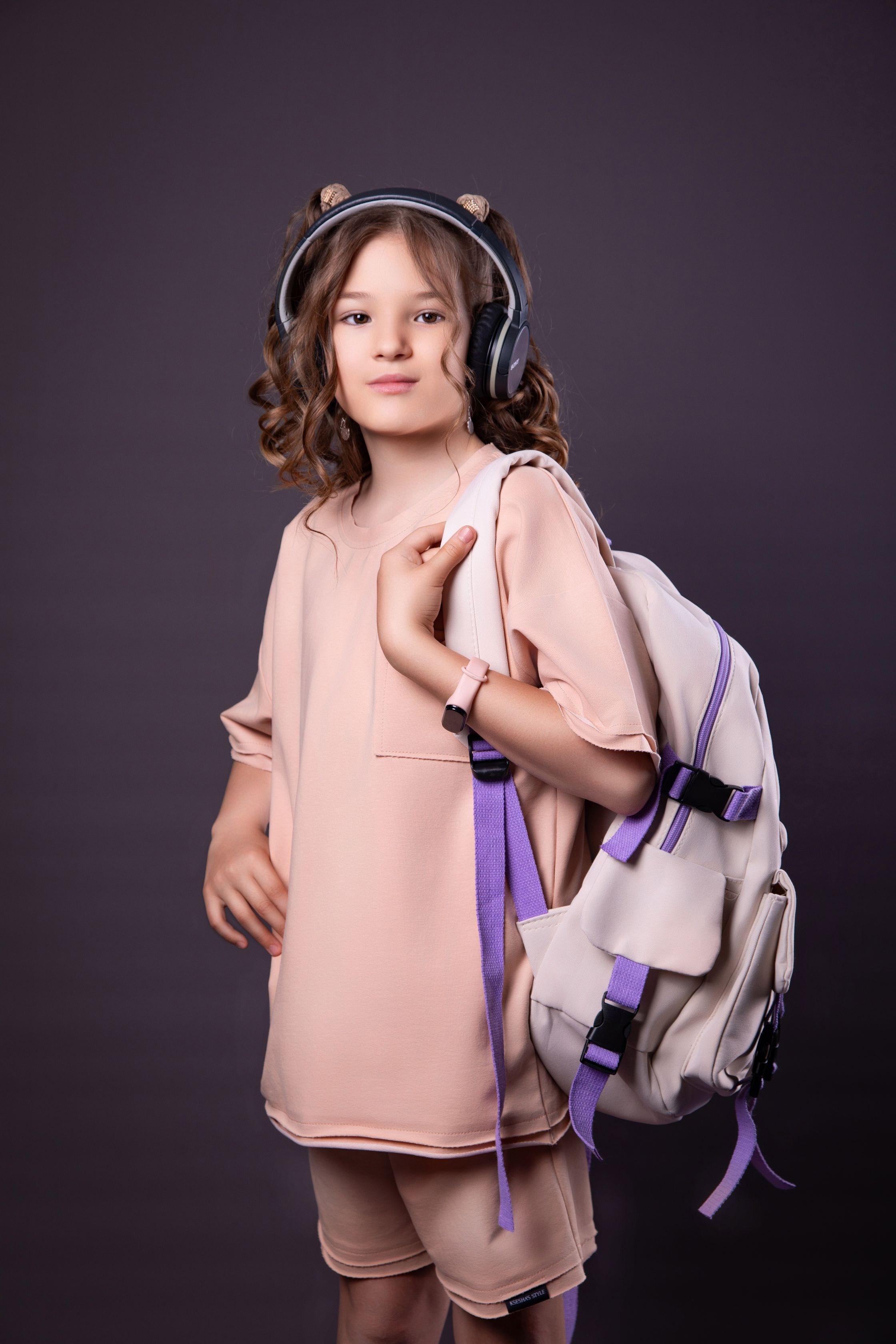 Фотосессия Девочек до 10 лет в Интерьере — Fotogen. Интерьерная фотостудия FOTOGEN г. Краснодар