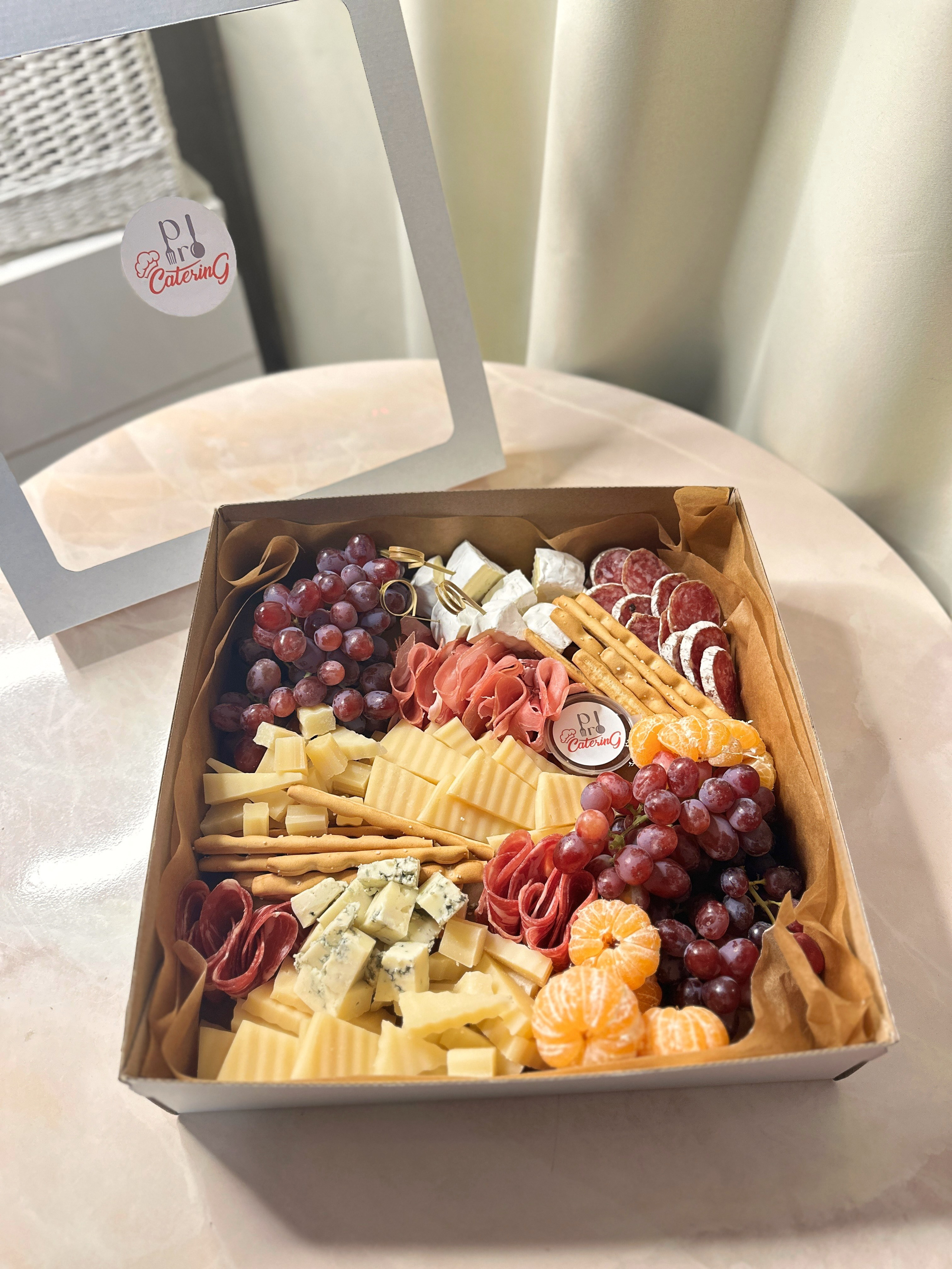 ГастроБоксы. Выездной кейтеринг, съедобные букеты, торты и сладости на заказ