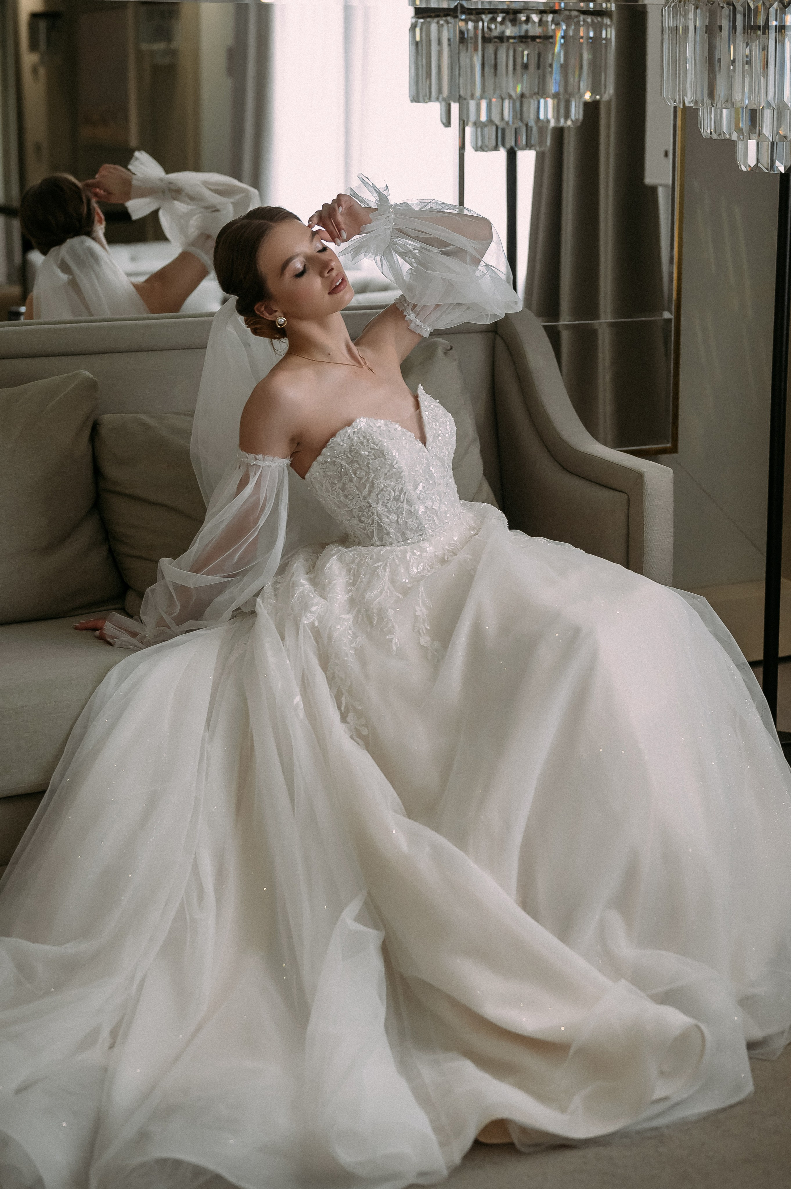 Свадебное утро и прогулка красивой яркой пары. Свадебный и семейный фотограф в Симферополе Дарья Маркова