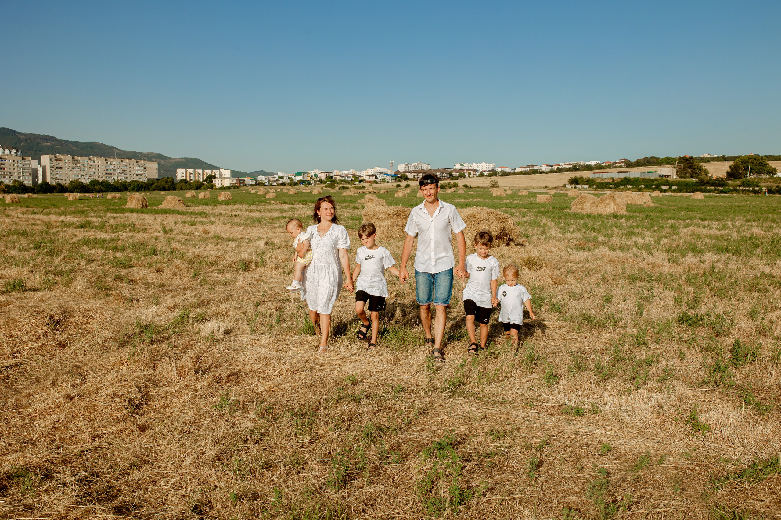Анна, Денис, Сергей, Кирилл, Иван и Маша. Фотограф в Геленджике, Архипо-Осиповке, Абрау-Дюрсо, Кринице Виктория
