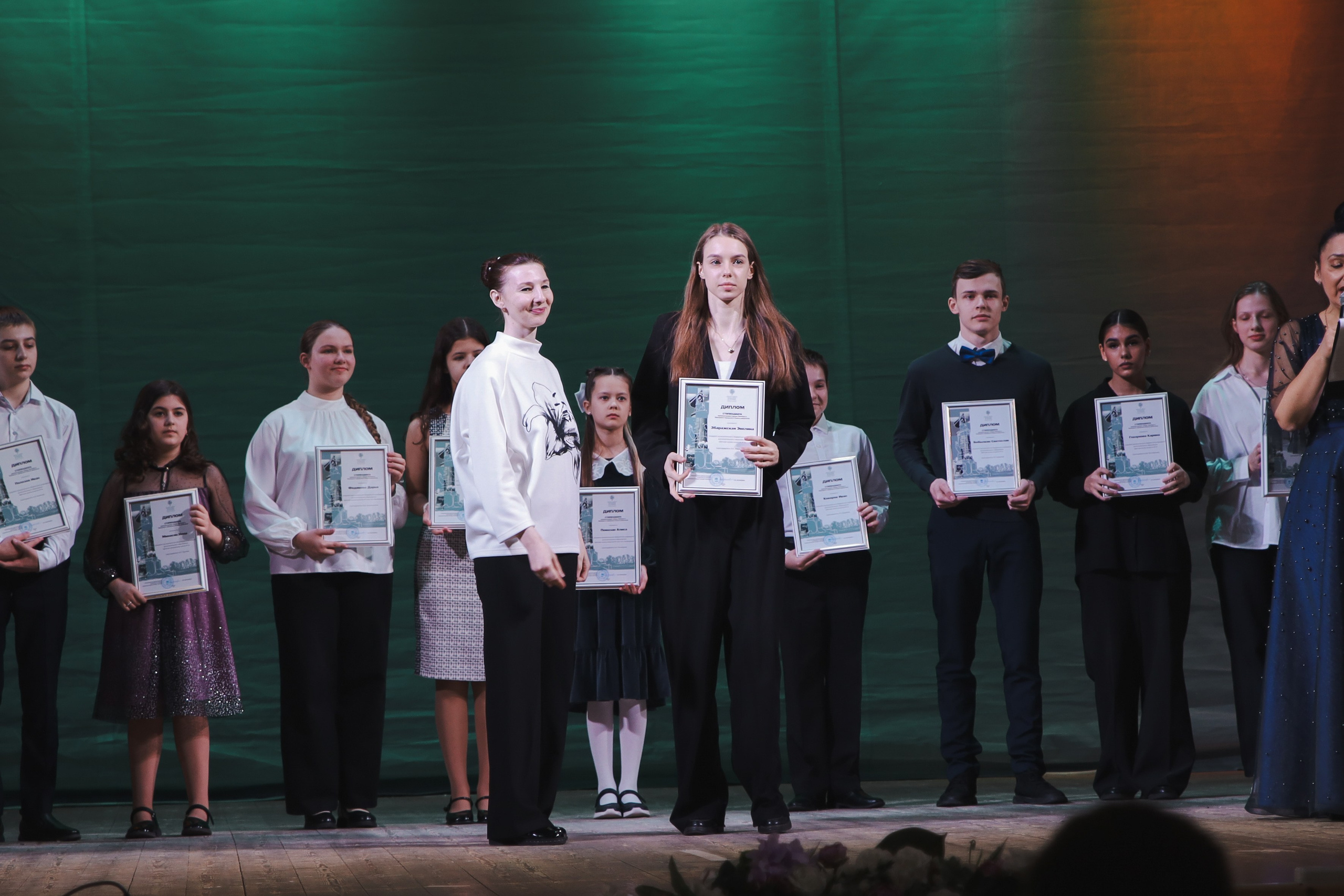 Фотоотчет с награждения стипендиатов города Липецка