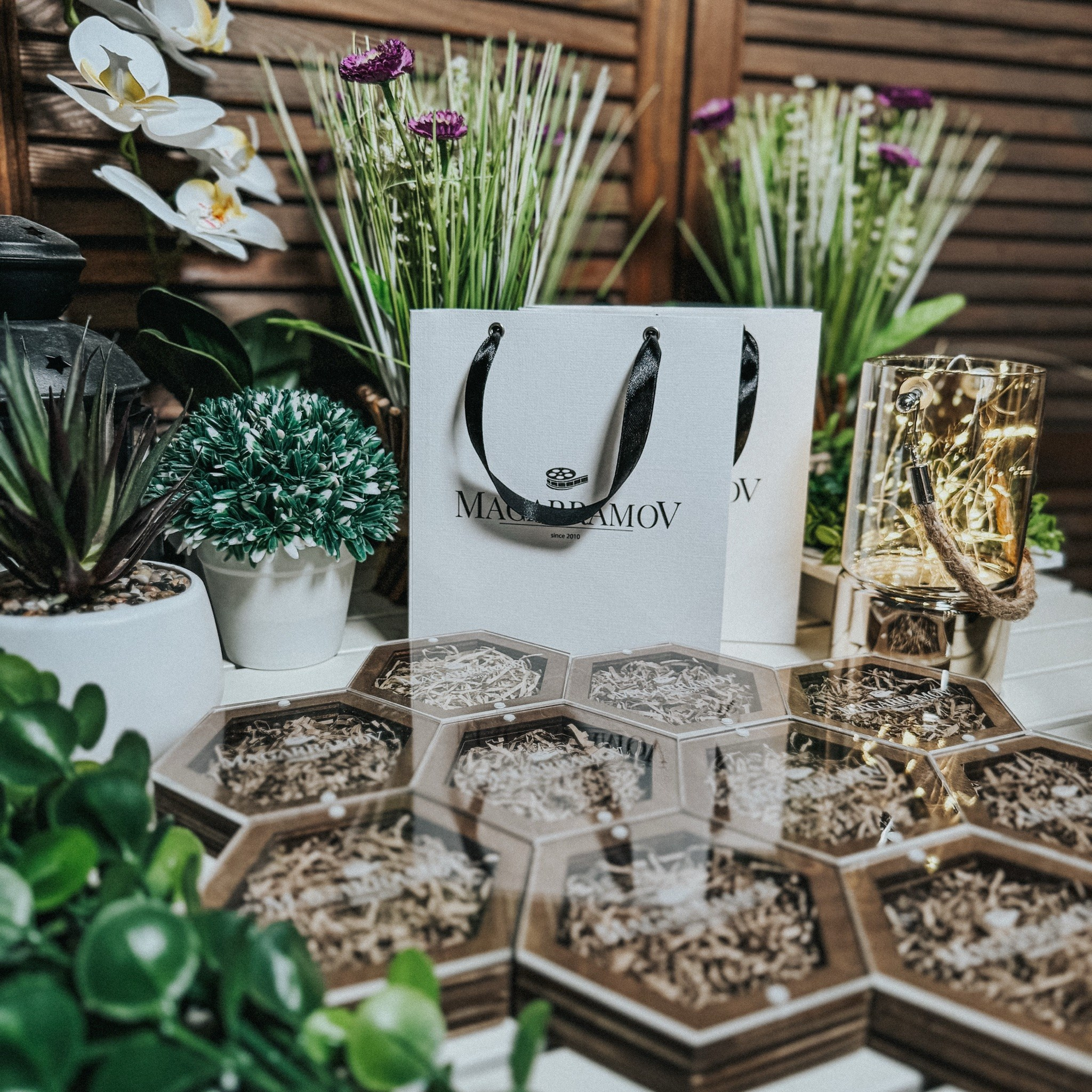 Koroboxx. Дизайны, psd шаблоны школьных и выпускных альбомов и обложек