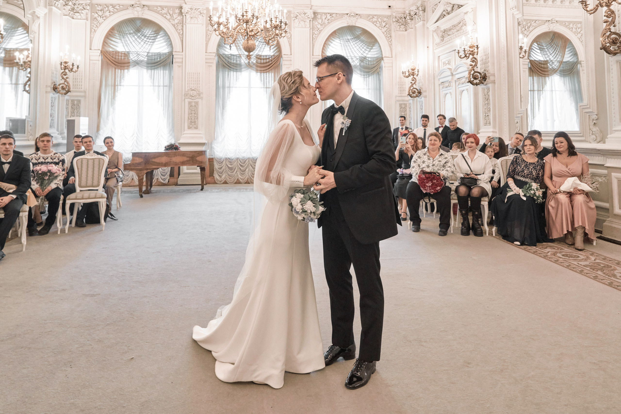 Дворец бракосочетания1 Виктория и Дмитрий. Свадебный, семейный и контент фотограф в Санкт- Петербурге Елена Грие