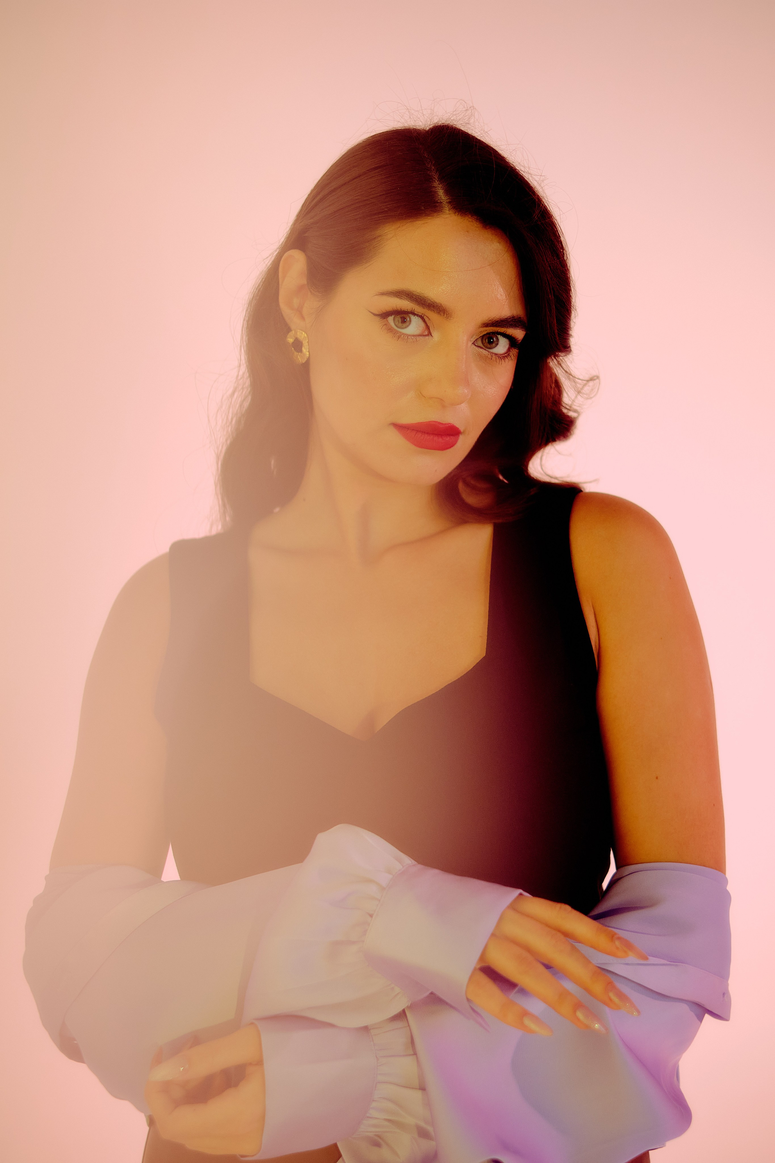 Индивидуальная съёмка в Твери, портреты я цветным светом, атмосферно, рефы с цветным светом