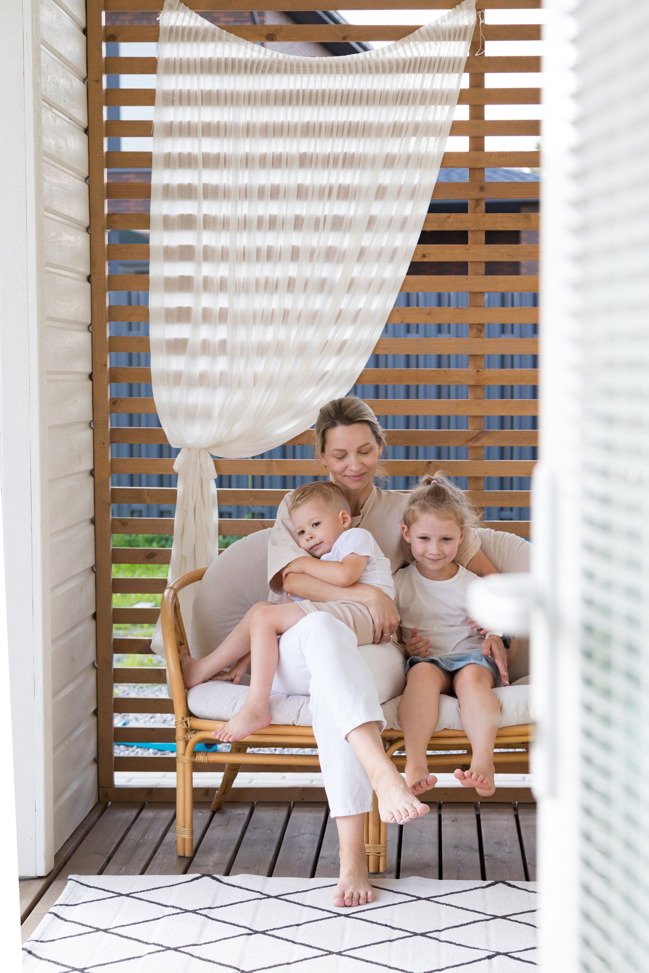 Семейная фотосессия дома. Детский и контент фотограф Надя Волкова Санкт-Петербург