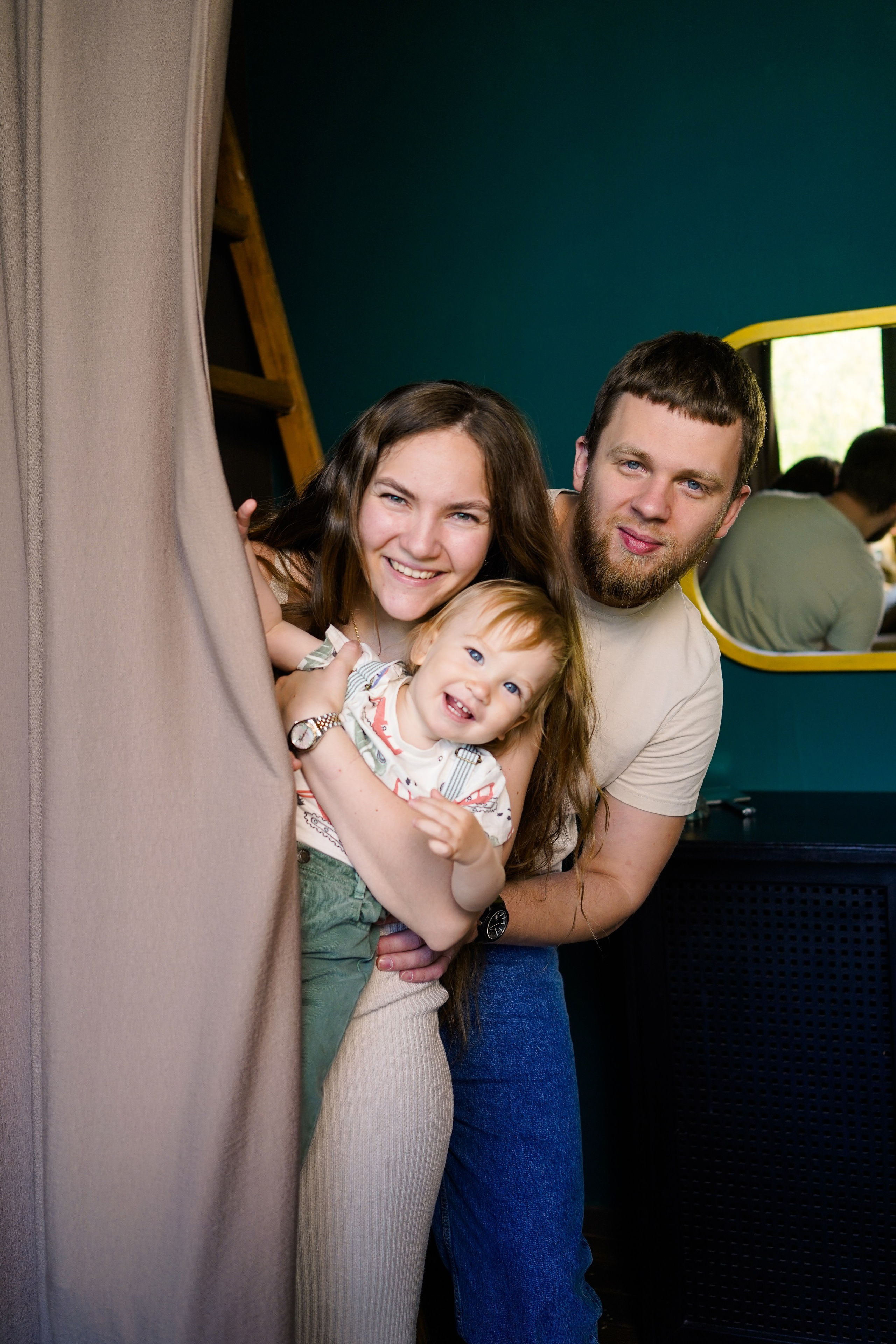 Семья с малышом в фотостудии. Семейный и портретный фотограф в Екатеринбурге Анна Лобанова