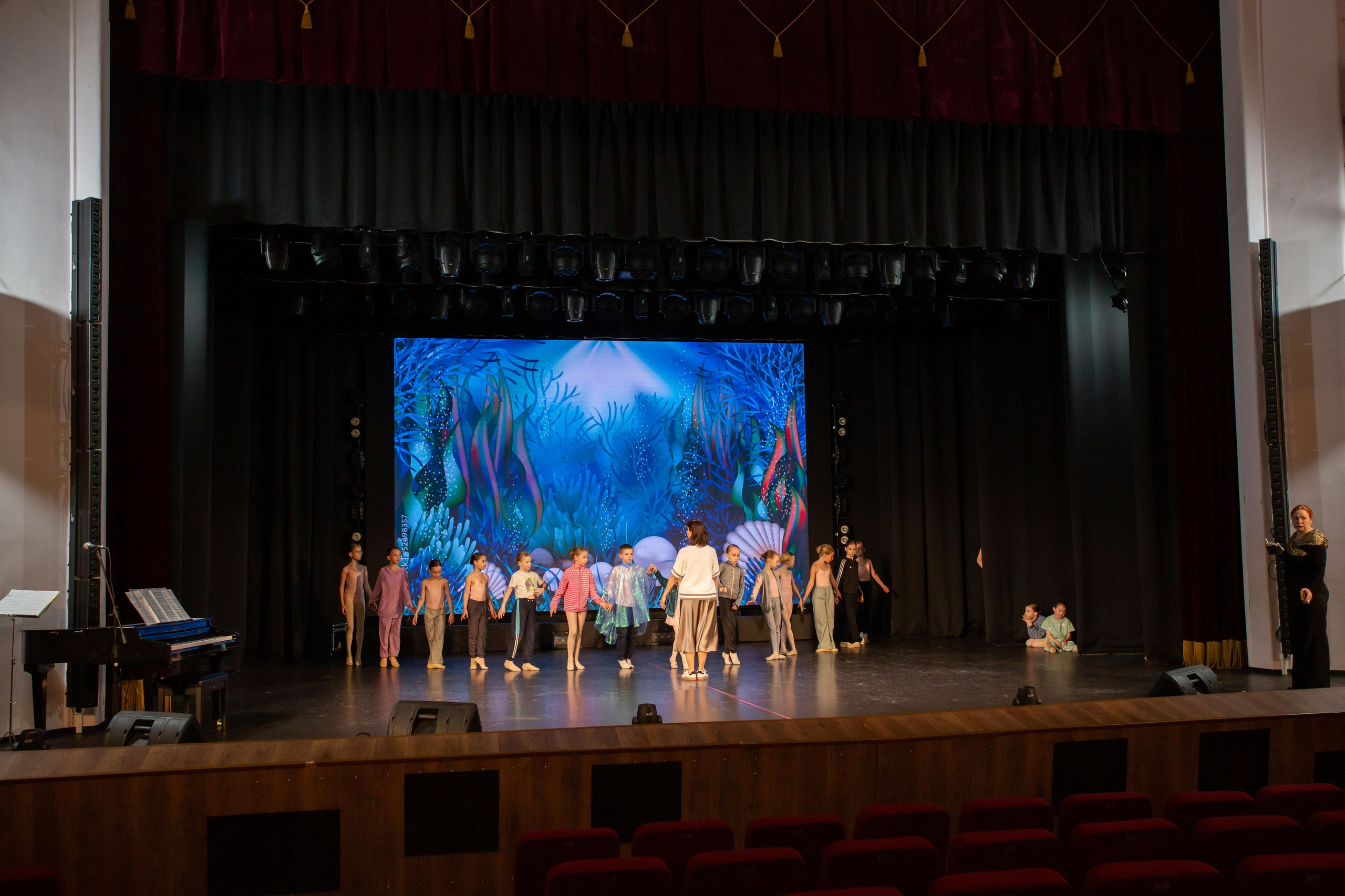 Дк Воровского отчетный концерт. Семейный и детский фотограф Анна Петракова