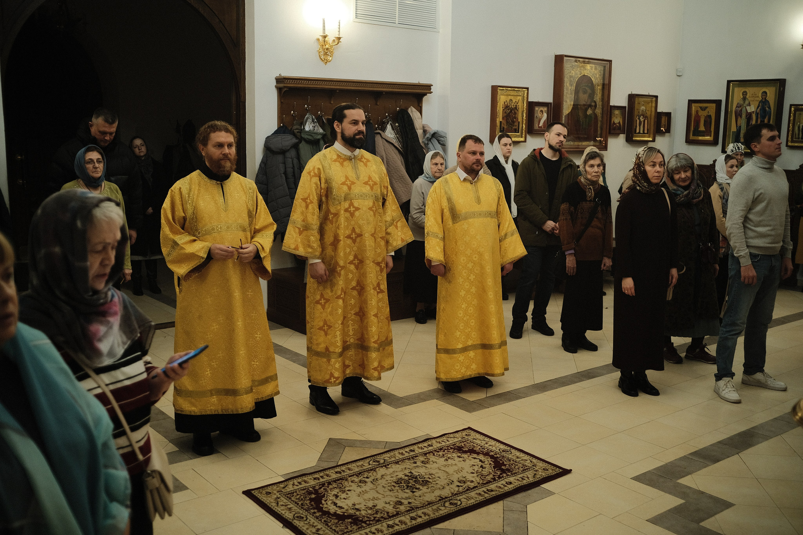 Храм Спиридона, епископа Тримифунтского. Илья Варакин — Кинематографичный фотограф в Москве. Съемки с душой и эстетикой пленки. Готовые фото за 2 дня