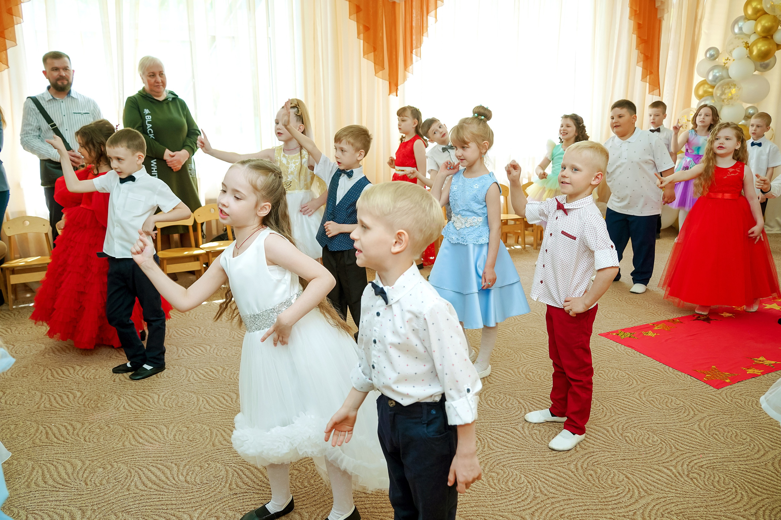 Фотосъемка видеосъёмка фотограф видеооператор новогодних утренников  в. Фотограф, видеооператор Нина Коршунова