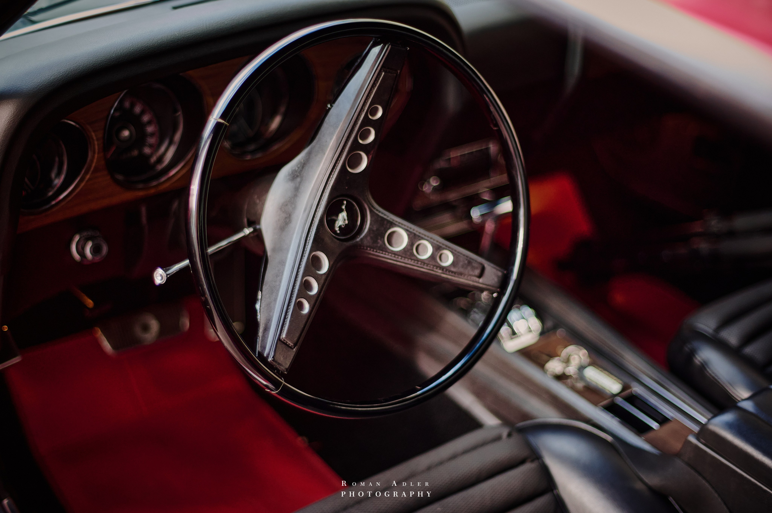这辆红色1969年Mustang Mach 1