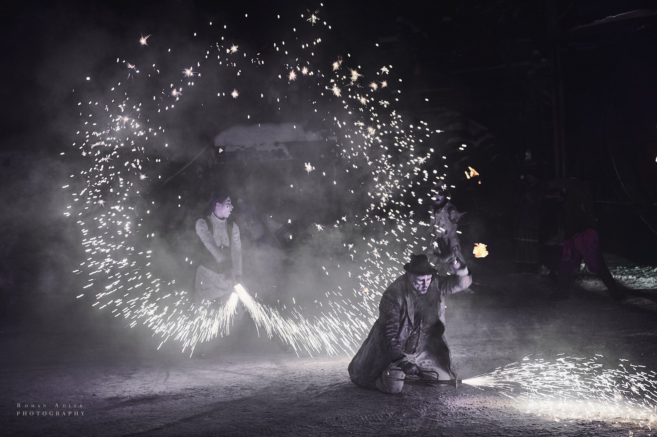 Новогодняя сказка от Ночных волков. Фотограф Роман Адлер