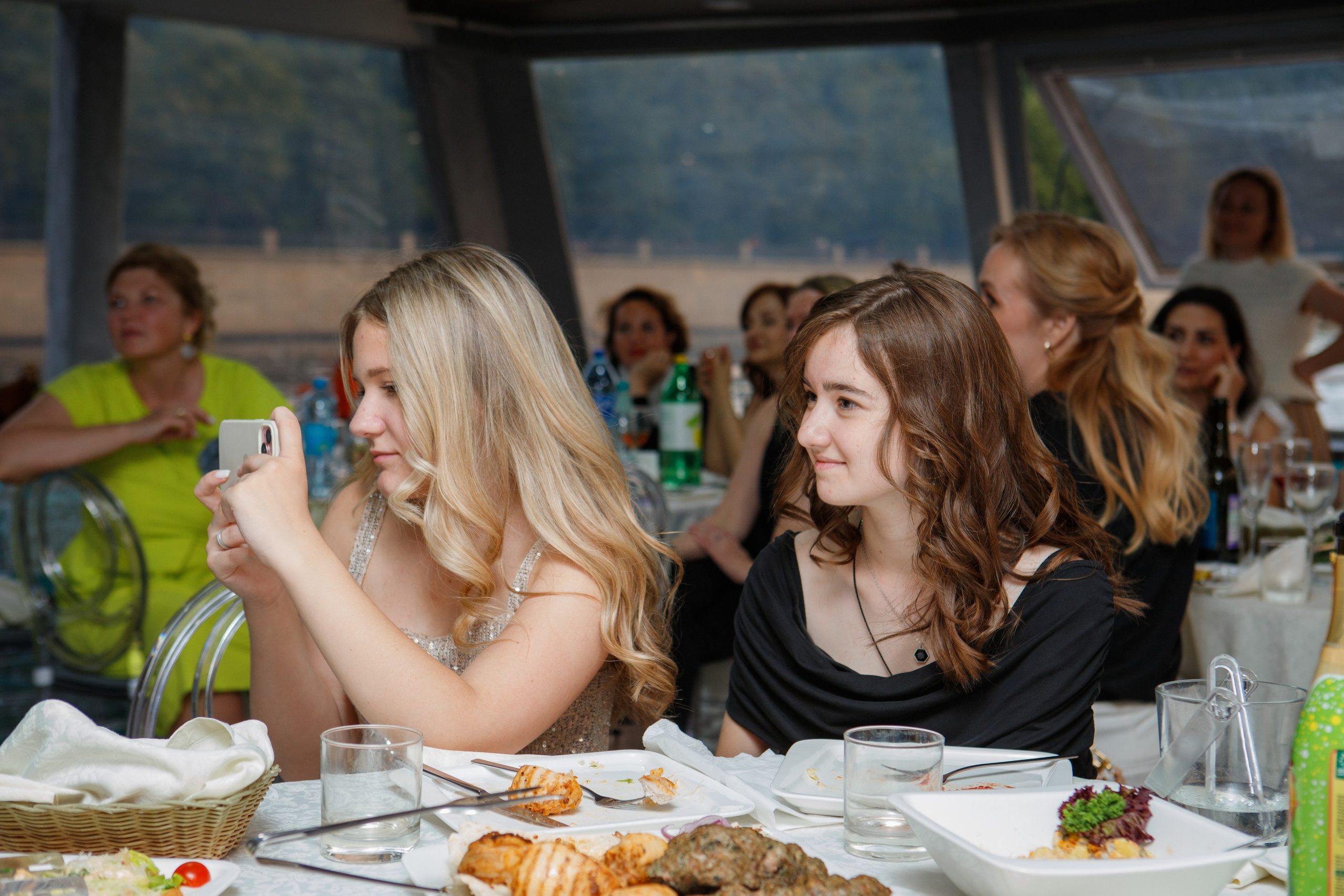 9 класс / Гимназия № 1558 имени Росалии де Кастро / Выпускной. Детский и семейный фотограф Мария Киселёва. Москва