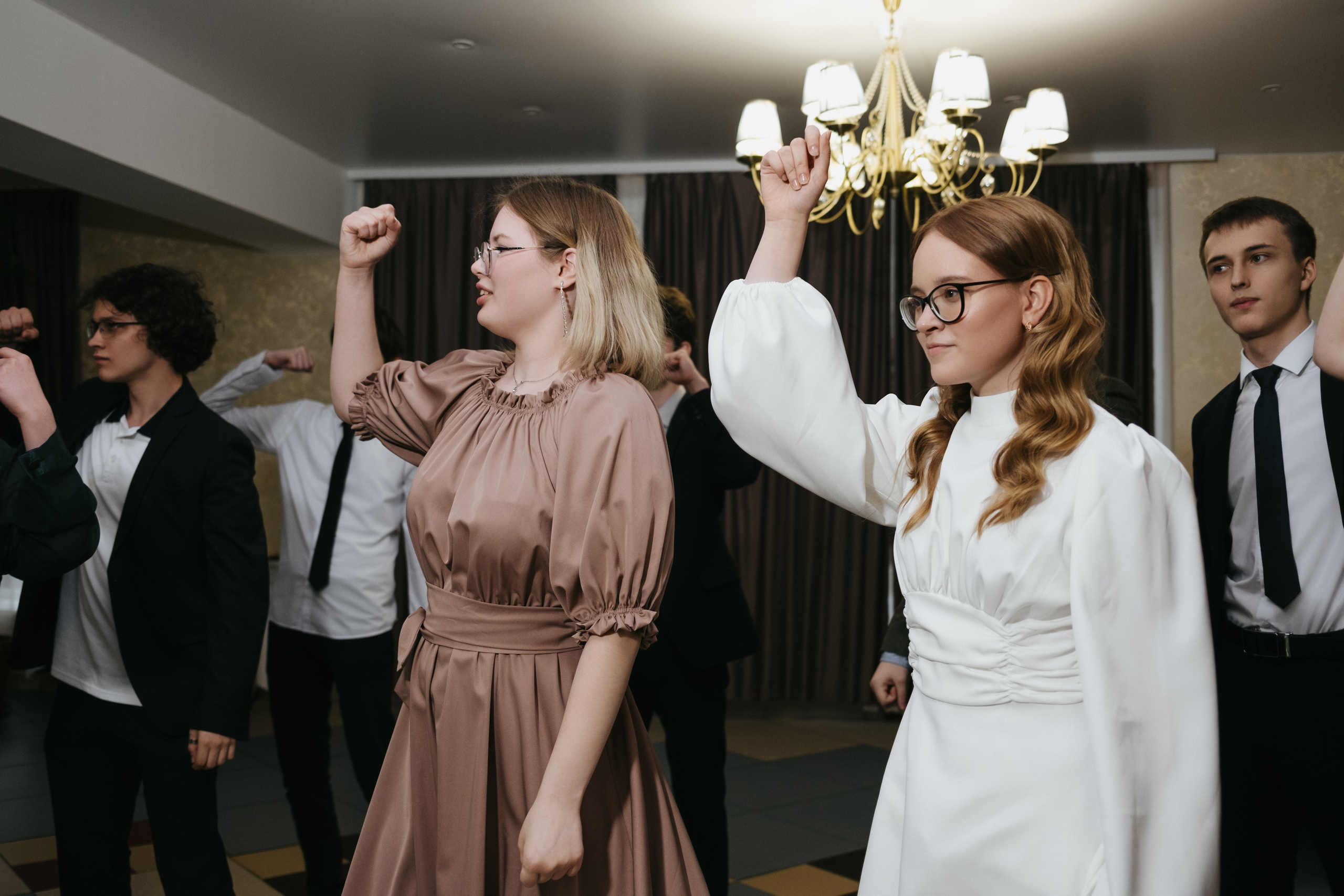 Выпускной 11 класс школы № 30. Свадебный и репортажной фотограф Денис Ожигин в Краснодаре и Краснодарском крае