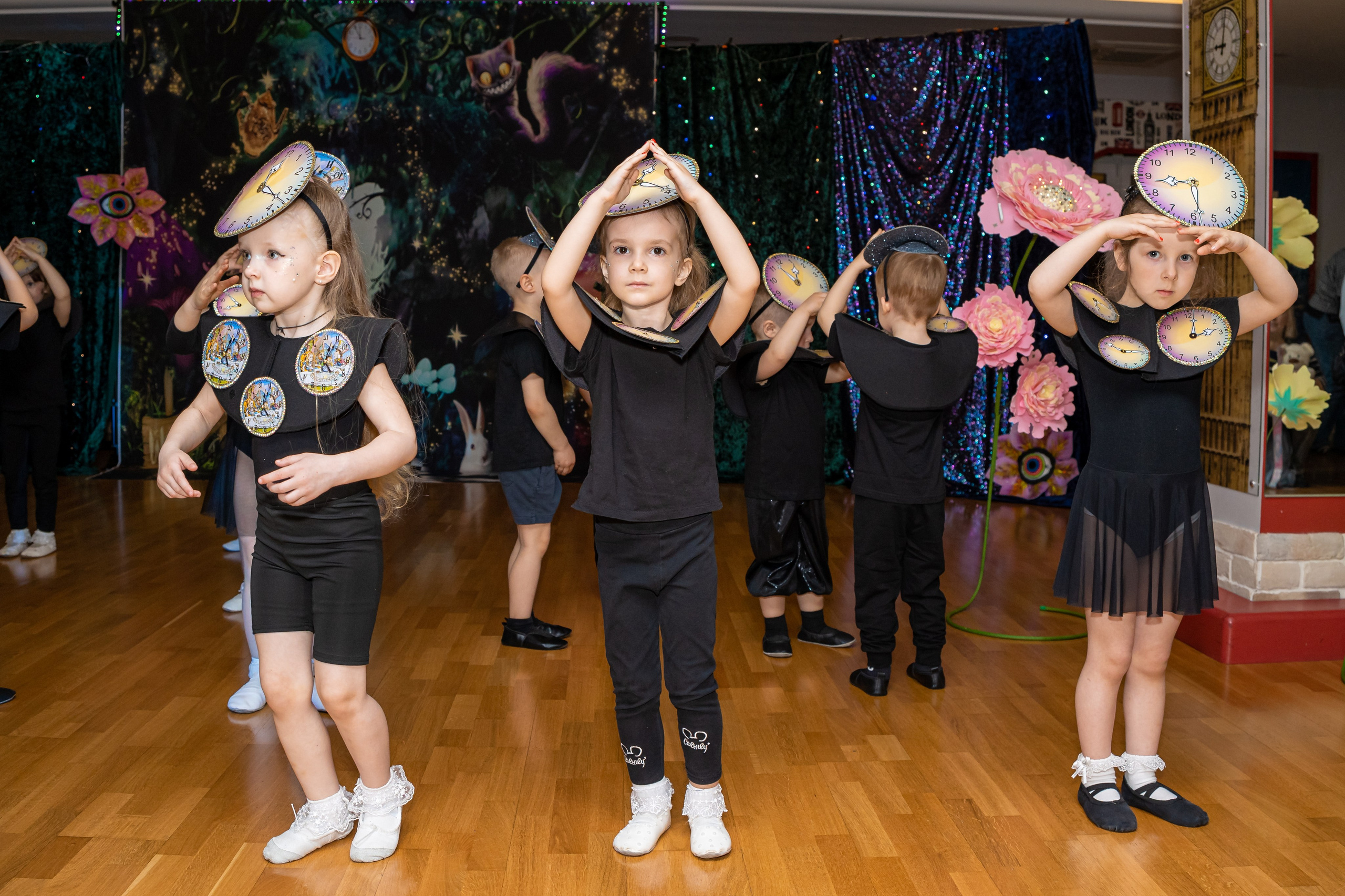 Фотосъемка детского выступления «Алиса в стране чудес». Ирина Носова - семейный и детский фотограф
