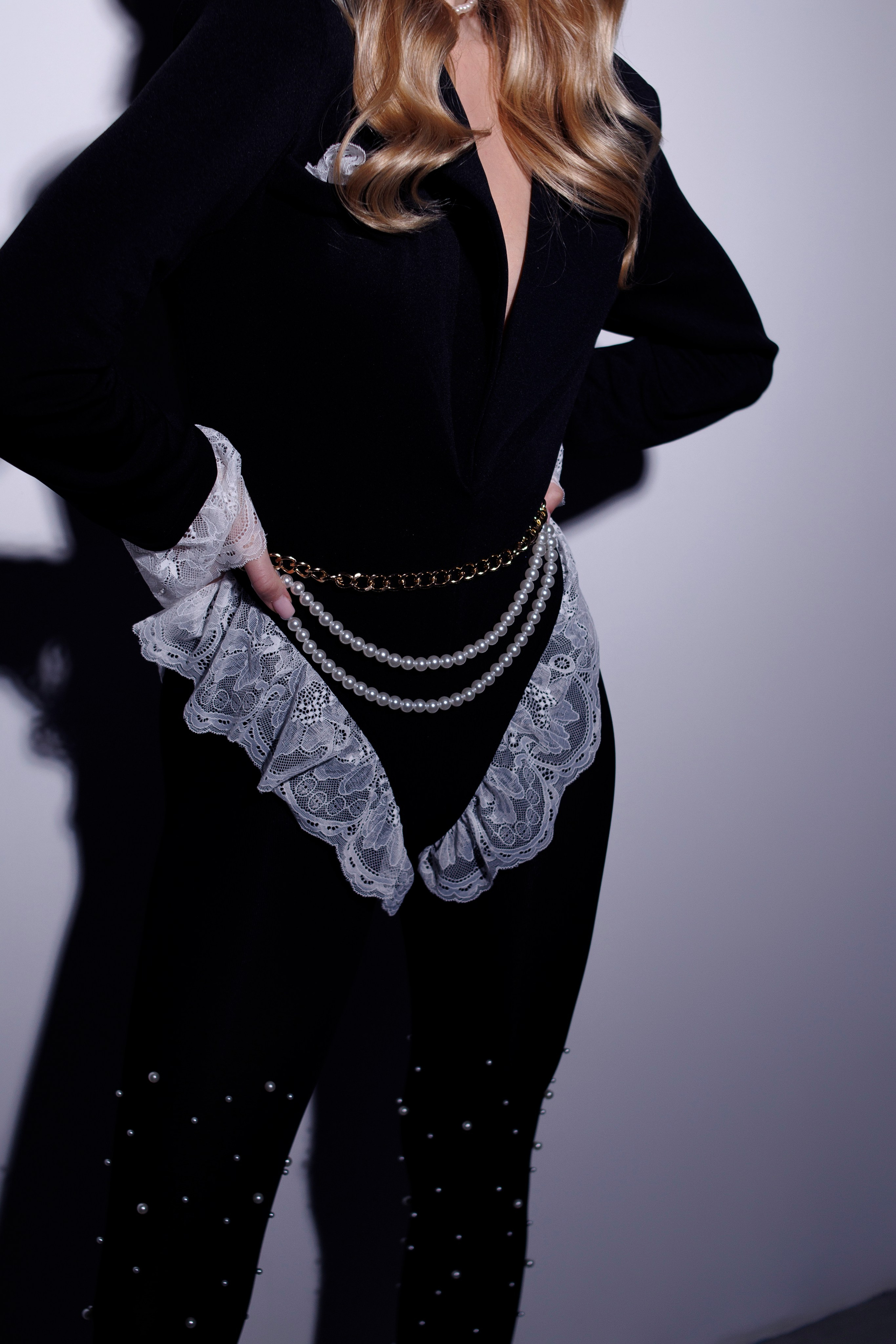 Фотосессия в студии. Я — фотограф, который помогает запечатлеть самые важные моменты вашей жизни!