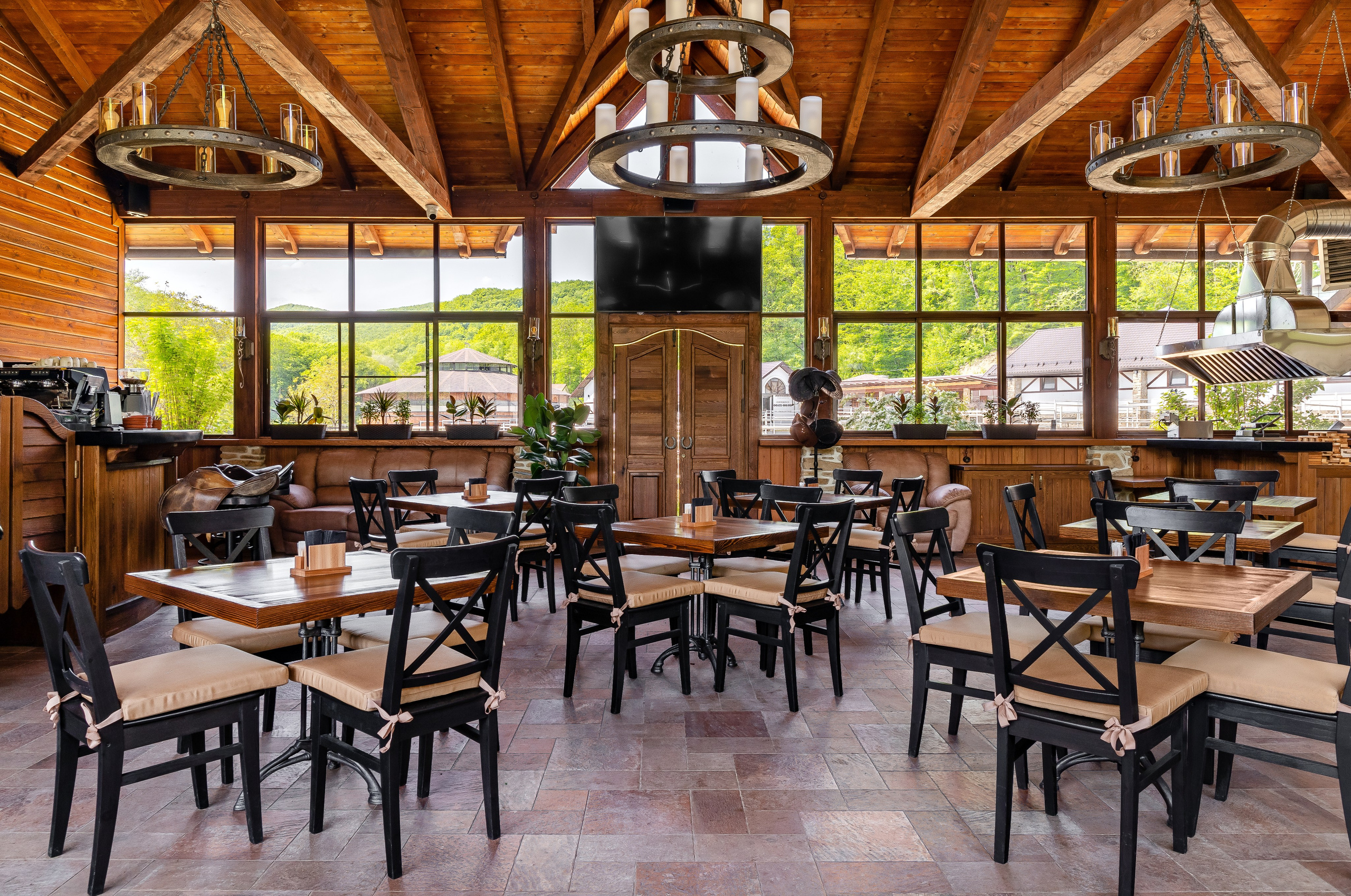 Парк-отель «Орлиное гнездо». Бар «Подкова». п. Горячий Ключ. Интерьерный фотограф в Краснодарском крае Светлана Шурлова