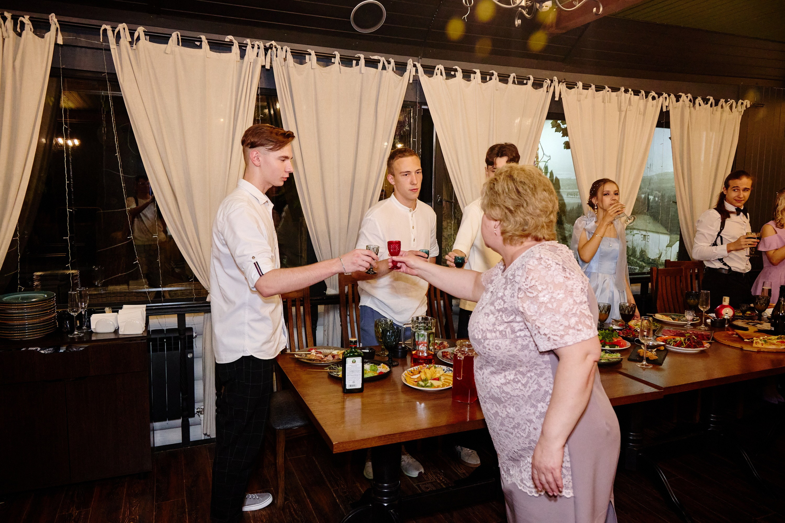 Выпускной 35 Сош. Фотограф Выпускные альбомы Таганрог Сергей Коробченко