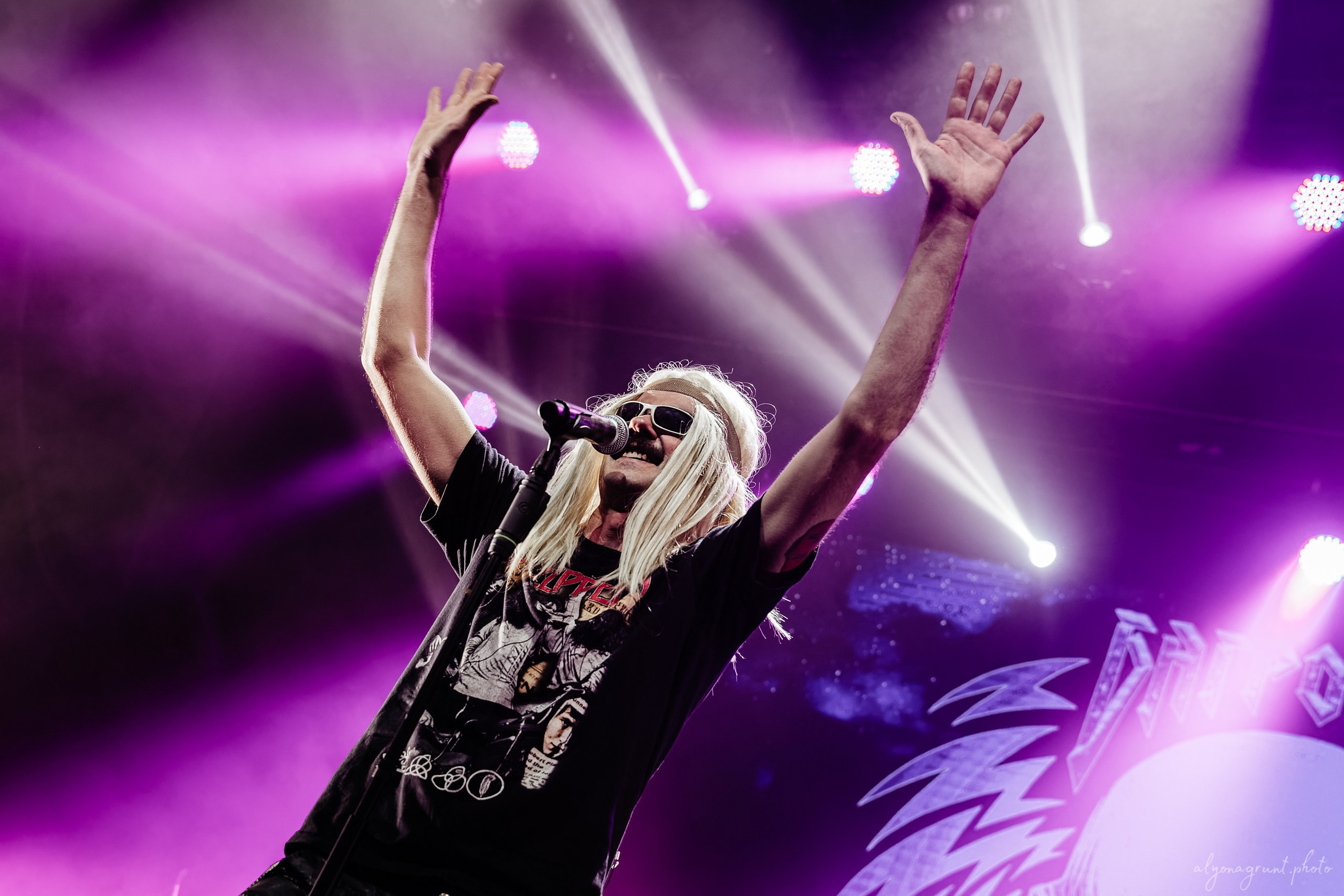 Багровый Фантомас, фоторепортаж, СПб, BASE, 14.12.2025. Алена Адрианова: фотограф в Санкт-Петербурге