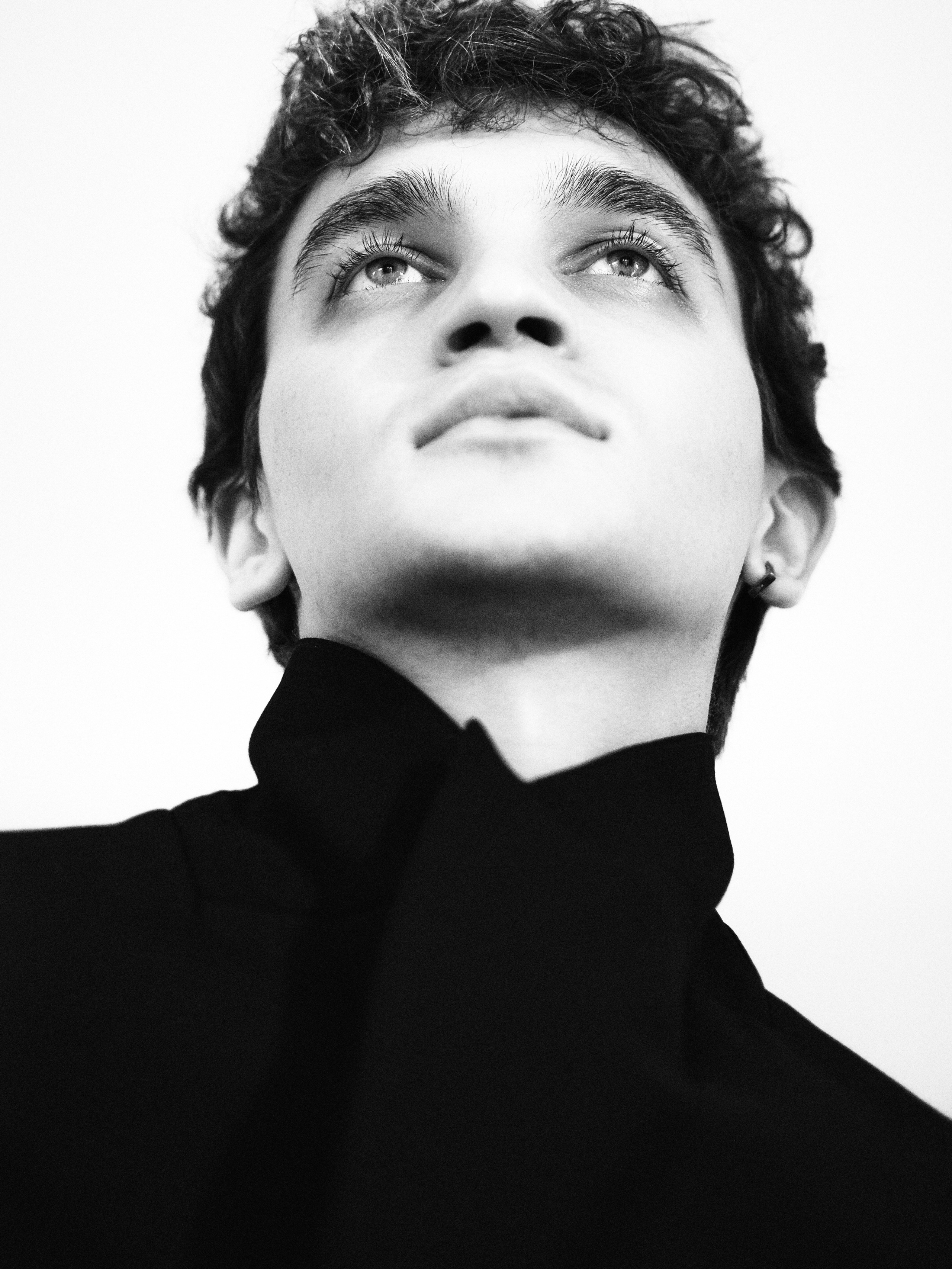 89233. Главная