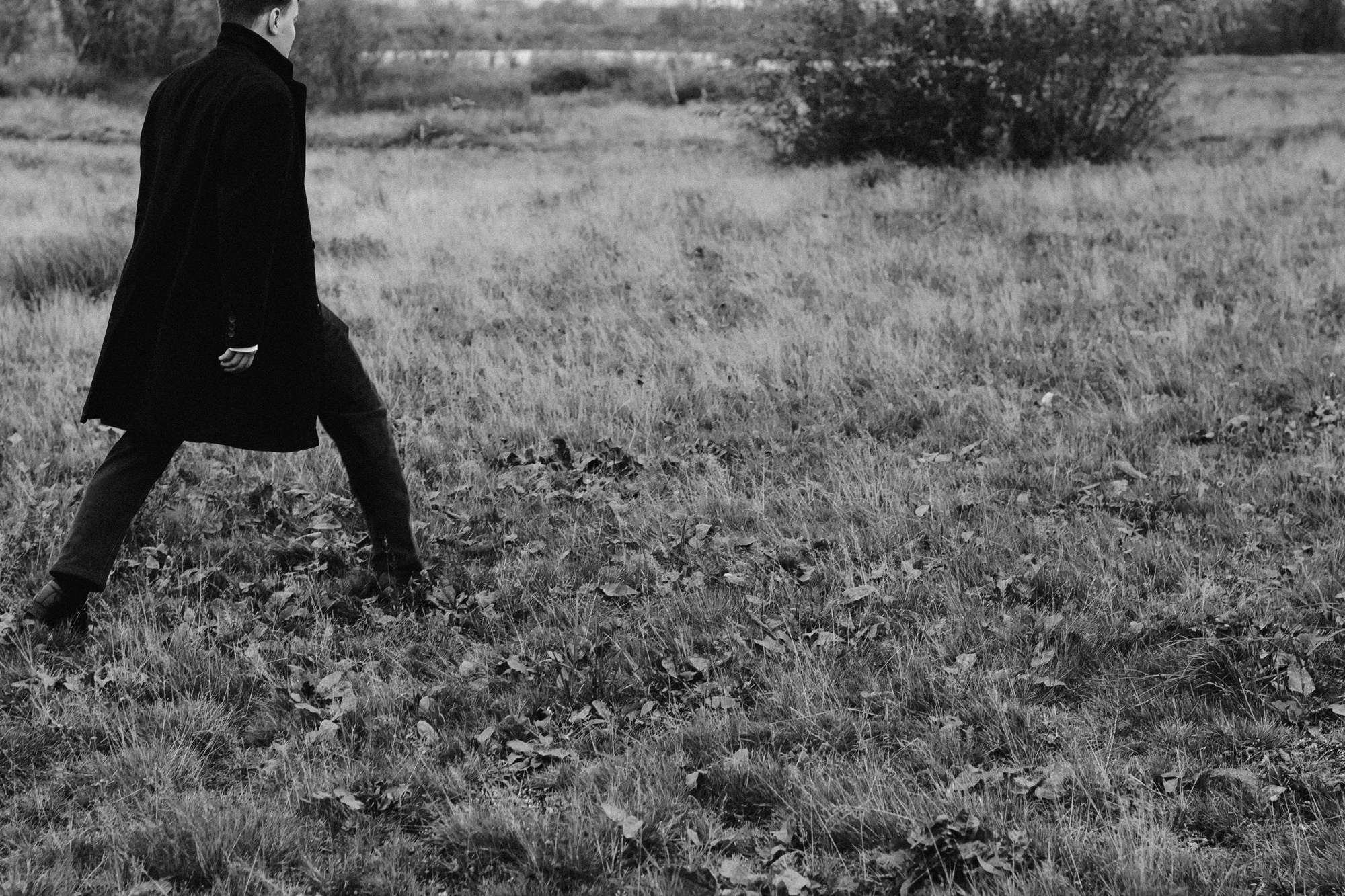 Мужская портретная фотосессия в Гагаринском парке Тюмени | Фотограф Дарья Мустафина. Портретный фотограф Тюмень Дарья Мустафина