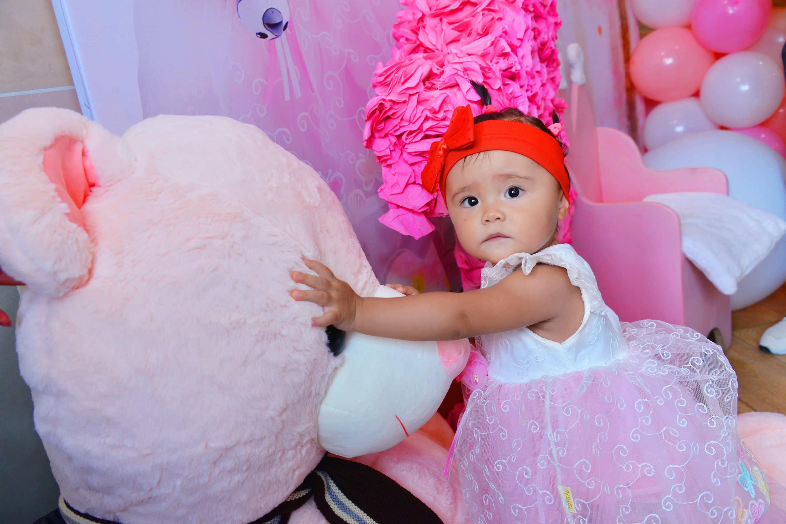 Дети-5 (Адель-1годик). Фотосъёмка. Фотограф Сергей Авдеев-семейный и детский фотограф в Алматы