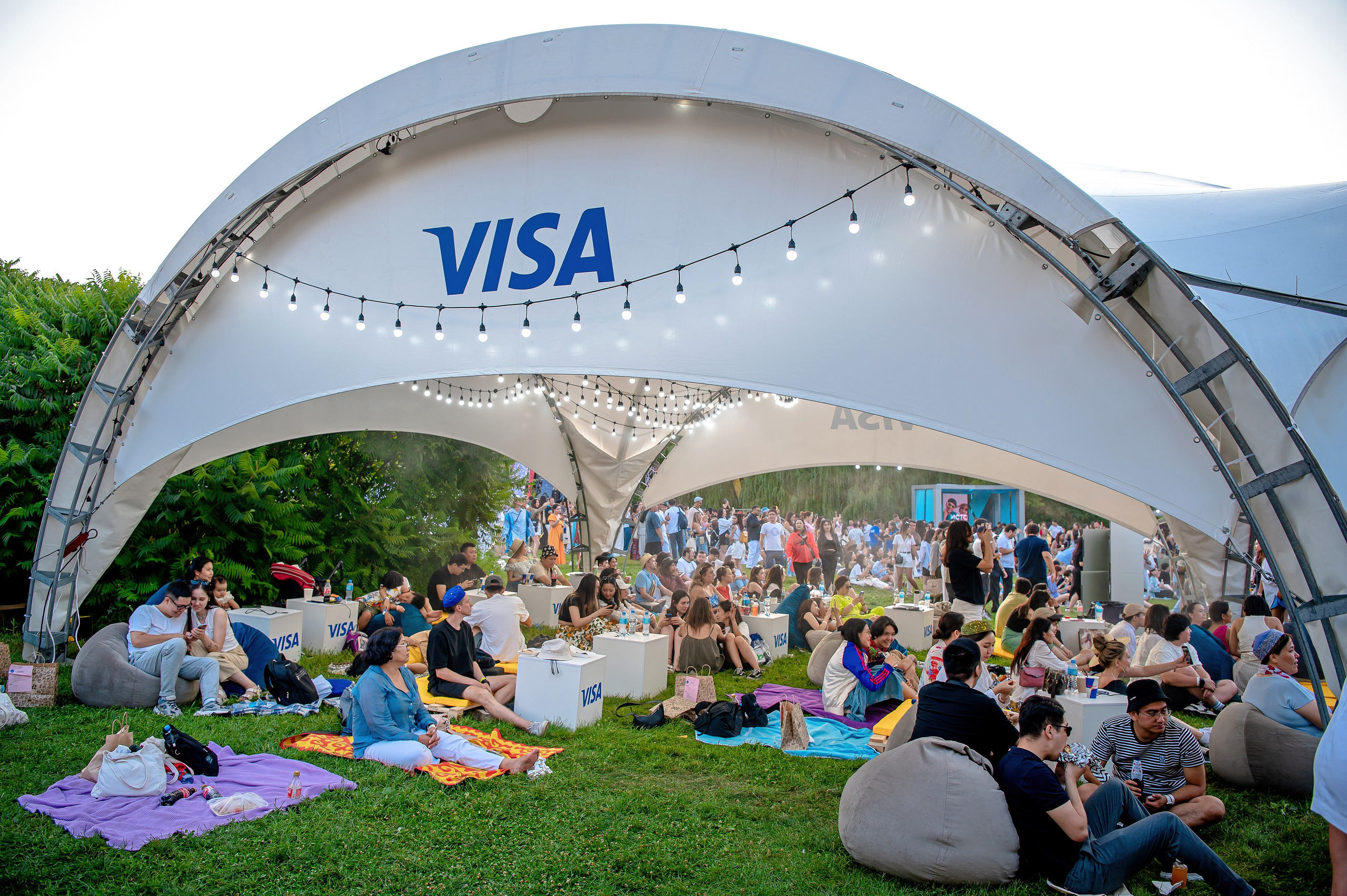 Концерты. Фестивали. Елена Северина фотограф, Алматы: репортаж (спорт, концерты, конференции), предметная и фуд-съёмка, портреты, каталоги, фэшн, ретушь