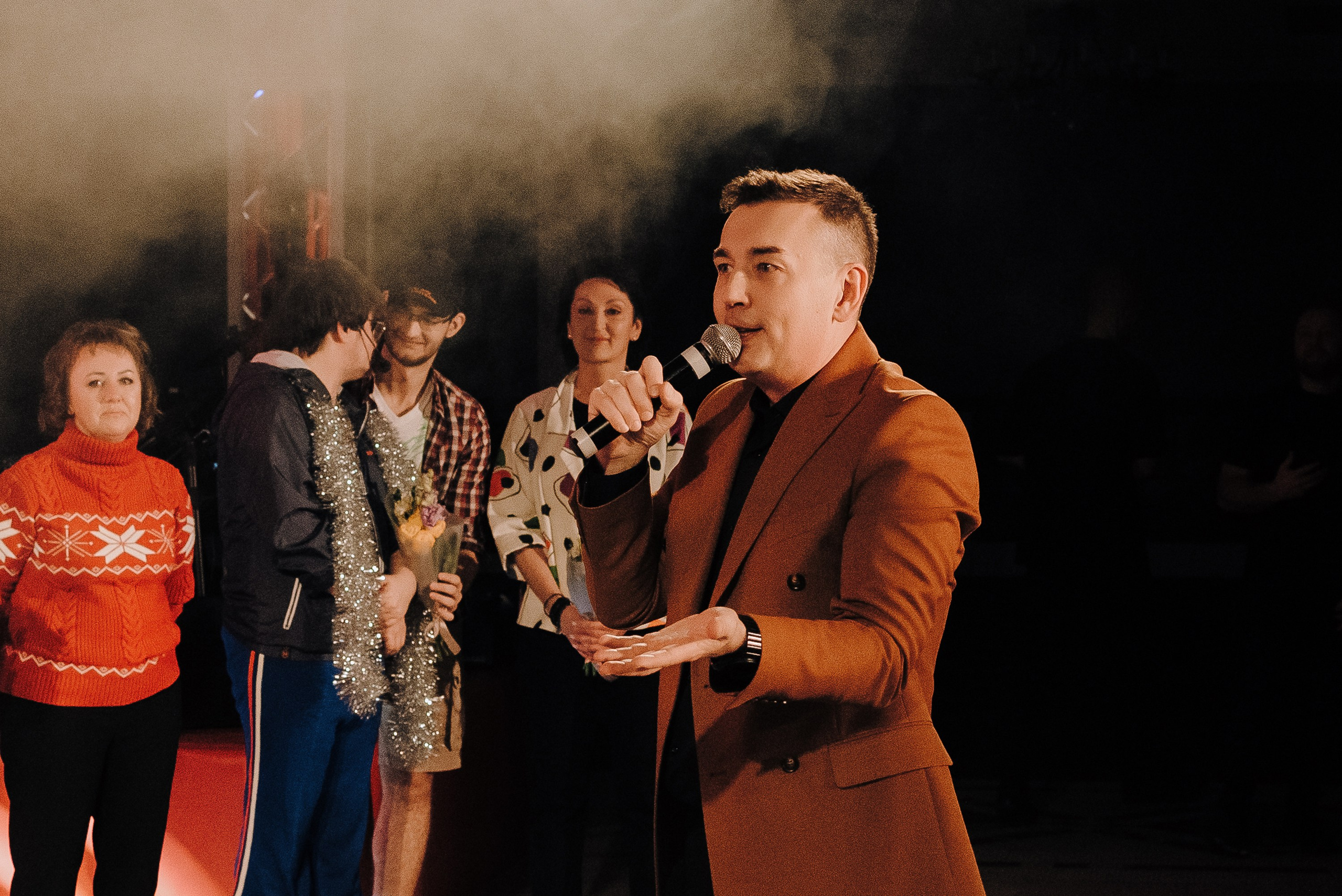 СПЕКТАКЛЬ «ВОЛШЕБНЫЕ ОЧКИ» ОПТИК-ЦЕНТР. Репортажный фотограф Зуев Роман г. Челябинск