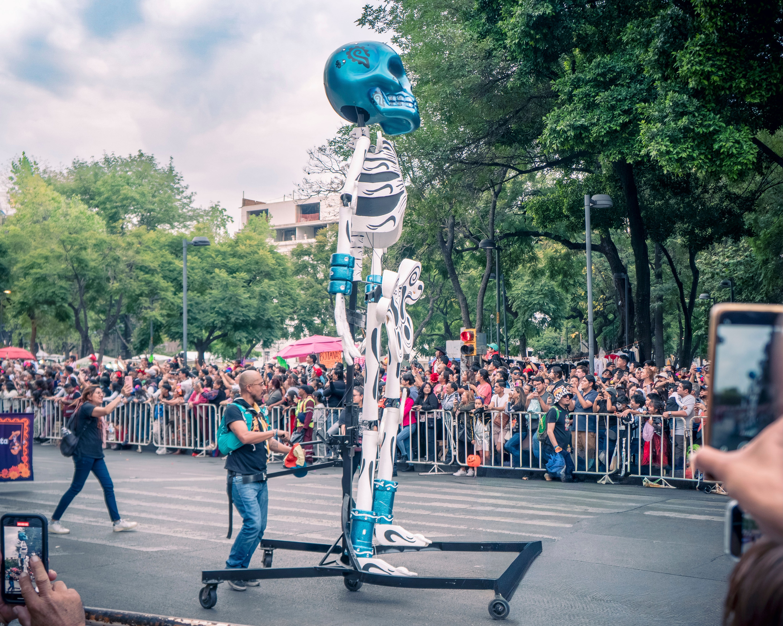 Day of the Dead. Ofrenda & Parade. CDMX Photography | Alex Klenin| Portrait & Event Photographer