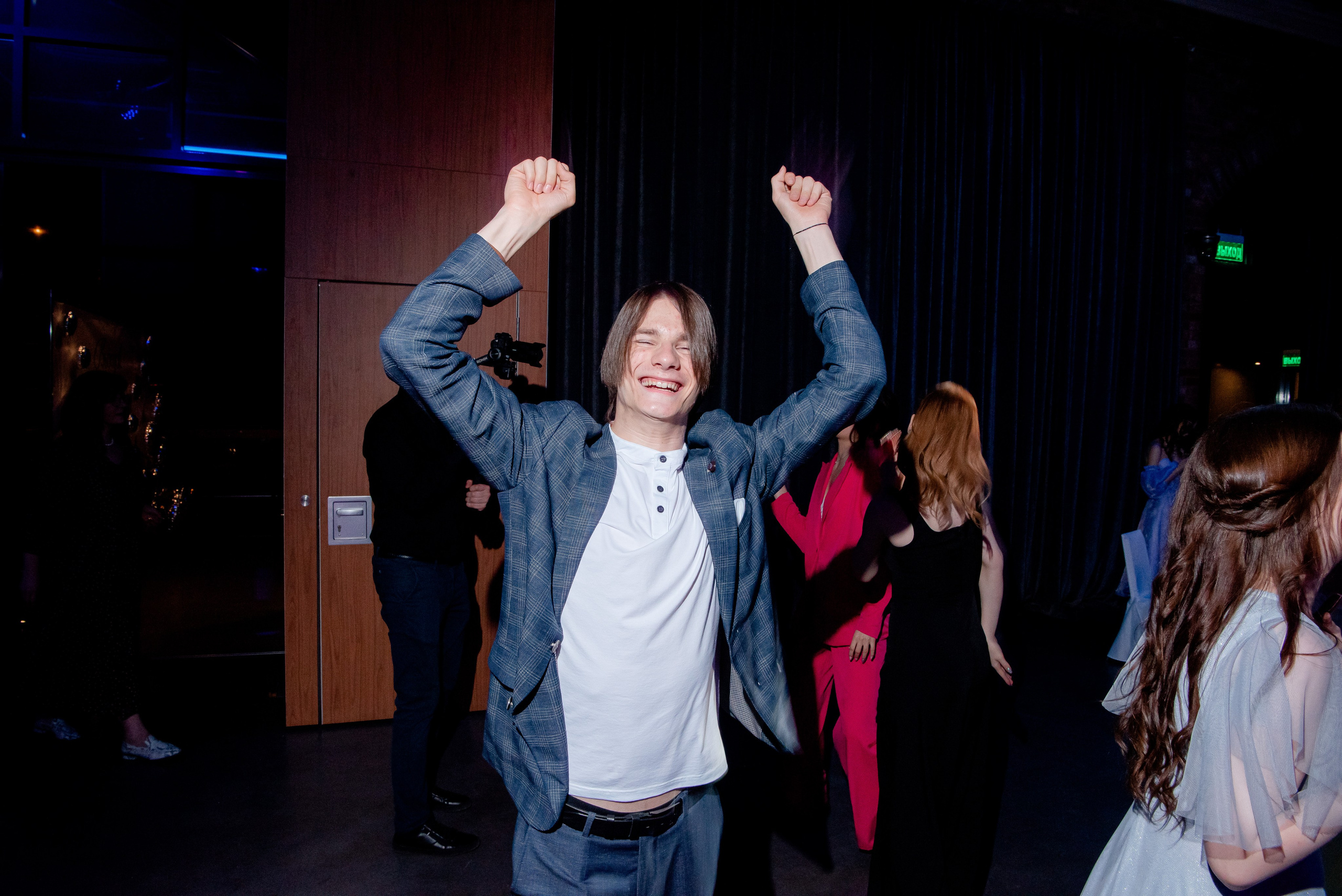 140 Школа. Вручение и Банкет. Сити Холл. Фотограф в Волгограде и Волжском Александр Горбань