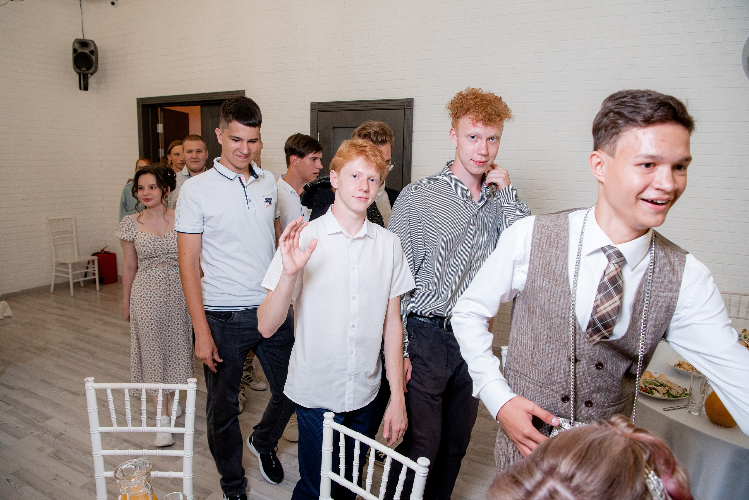 30 Школа. Вручение и Банкет. ДК Юбилейный и Банхоф. Фотограф в Волгограде и Волжском Александр Горбань