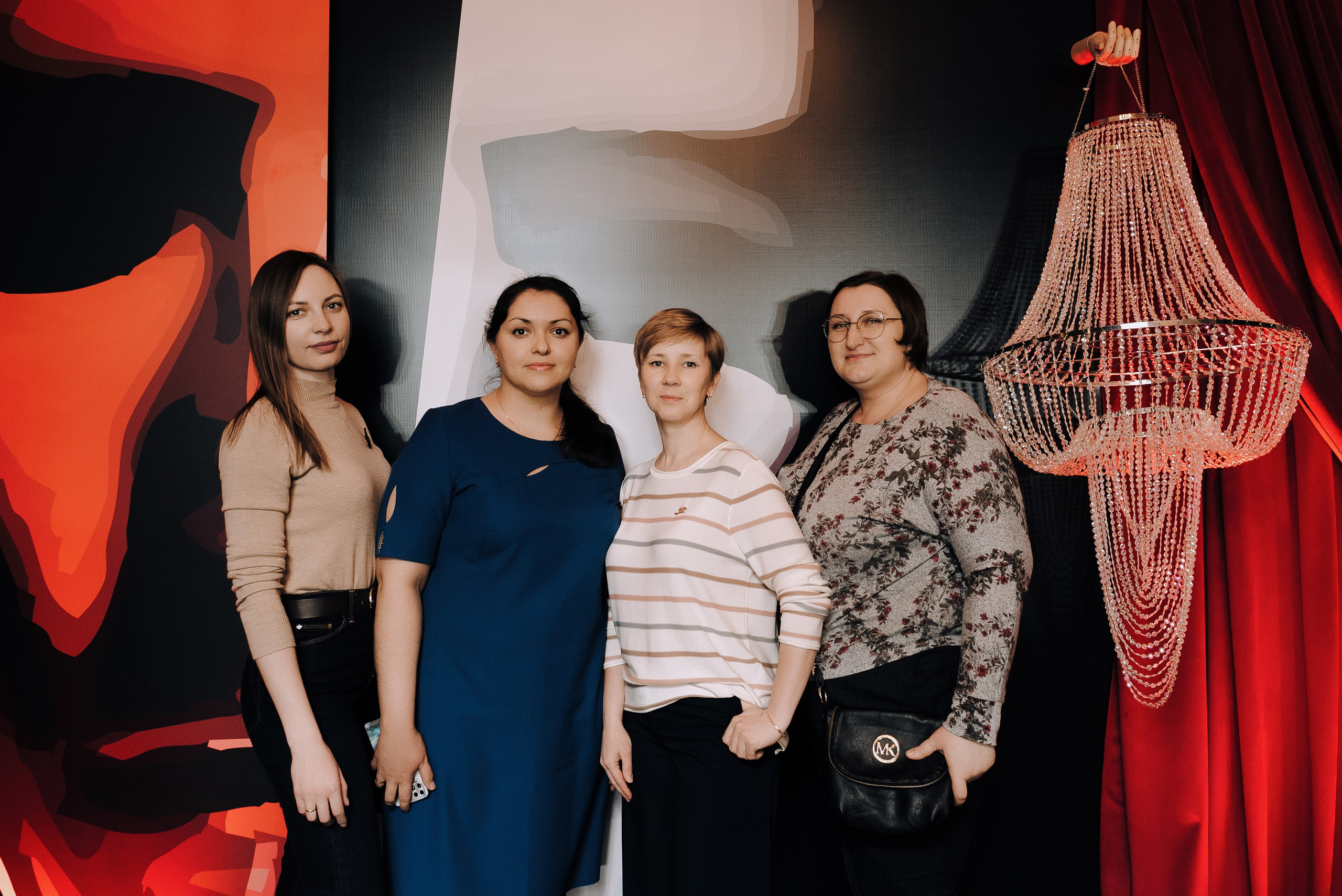 СПЕКТАКЛЬ «ВОЛШЕБНЫЕ ОЧКИ» ОПТИК-ЦЕНТР. Репортажный фотограф Зуев Роман г. Челябинск