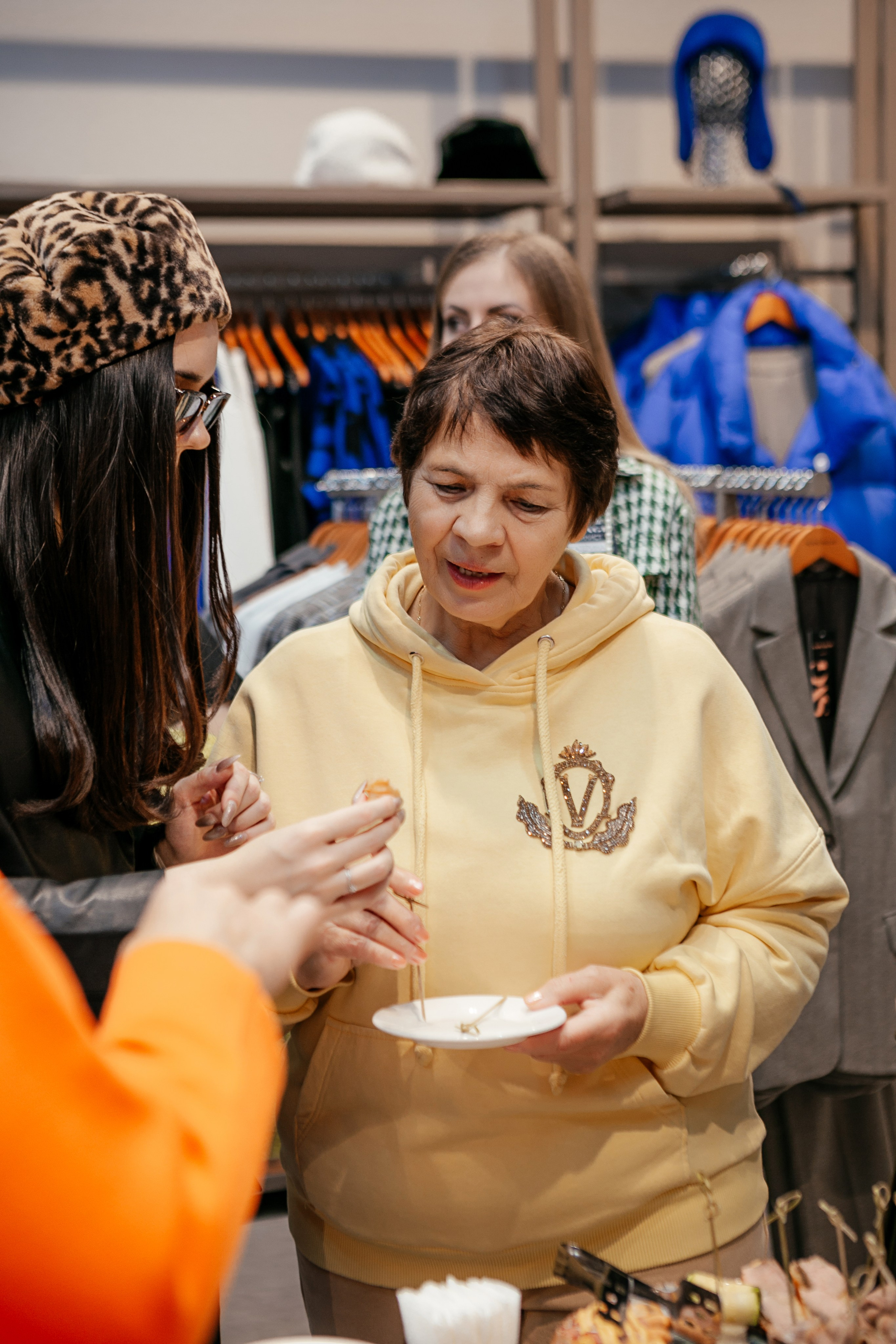 Открытие магазина SAVAGE. Контент фотограф, съемка для маркетплейсов, фуд съемка и репортажи в Новосибирске Ралия Галеева