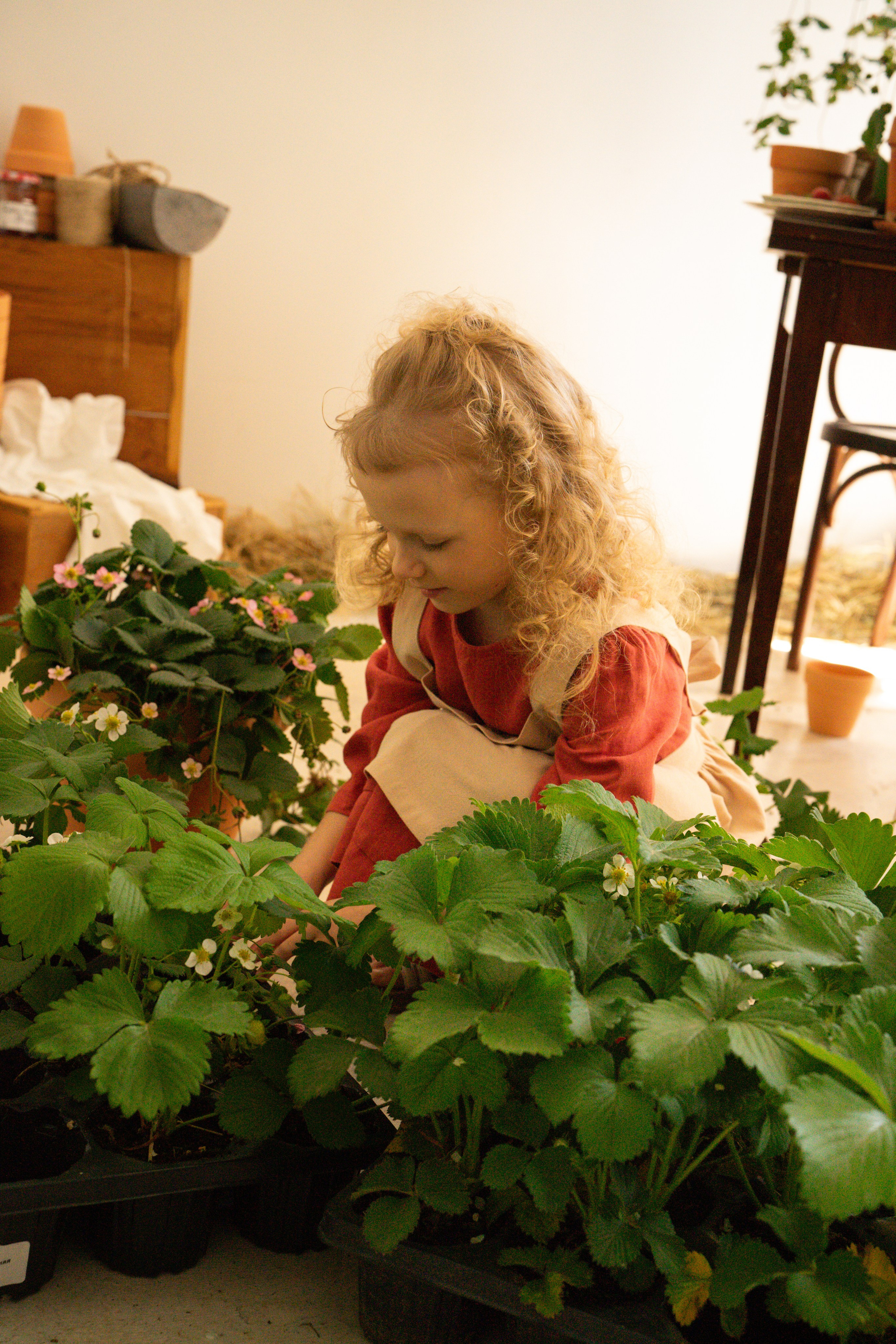 Маленькие садоводы. Ваш фотограф Tetiana Kolos, найду самый удачный ракурс и словлю момент