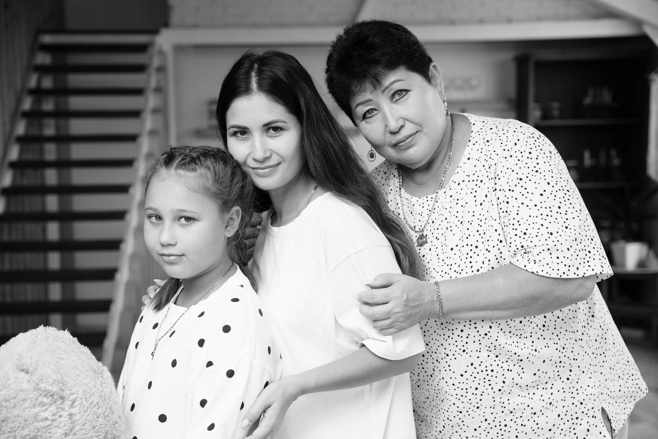 Семейная сьемка в студии с близкими. Ольга Плаксина фотограф в Саратове