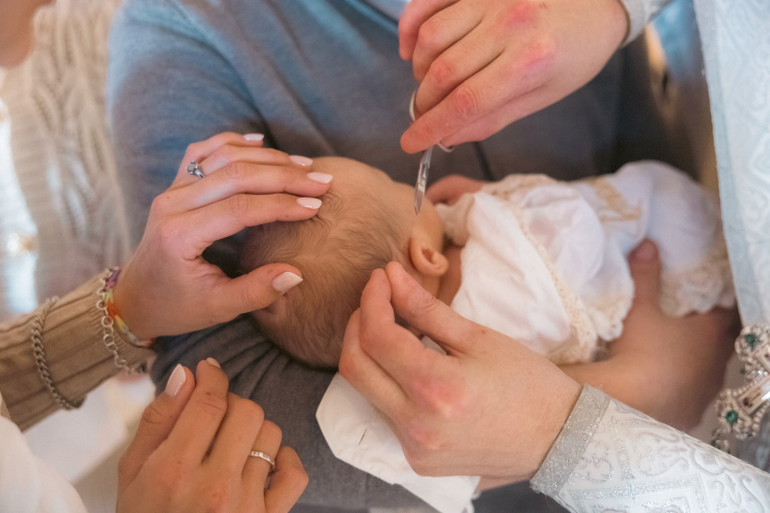Крещение Михаила. Собор Всемилостивого Спаса Скорбященского монастыря. Фотограф на роды в Москве. Фото и видео родов. Фотопроект «Продолжение рода»