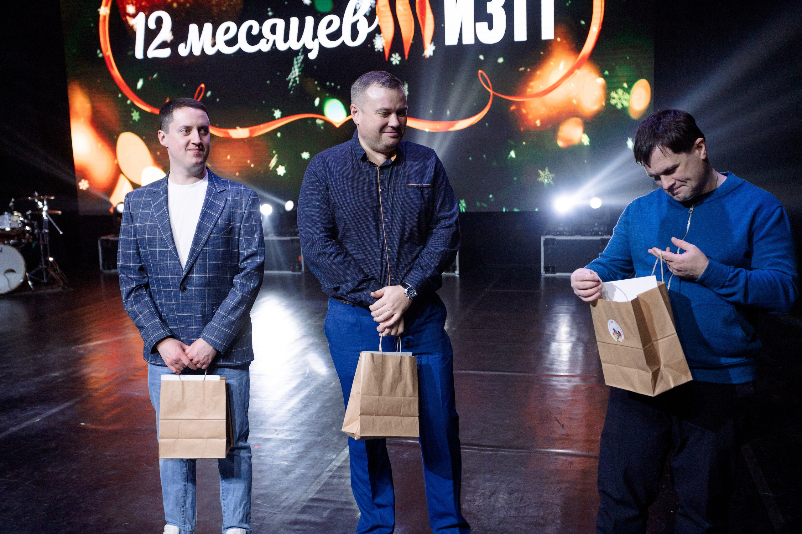 РЕПОРТАЖ: НОВЫЙ ГОД В ДК МЕТАЛЛУРГ. Профессиональный фотограф в Ижевске Леша Петров