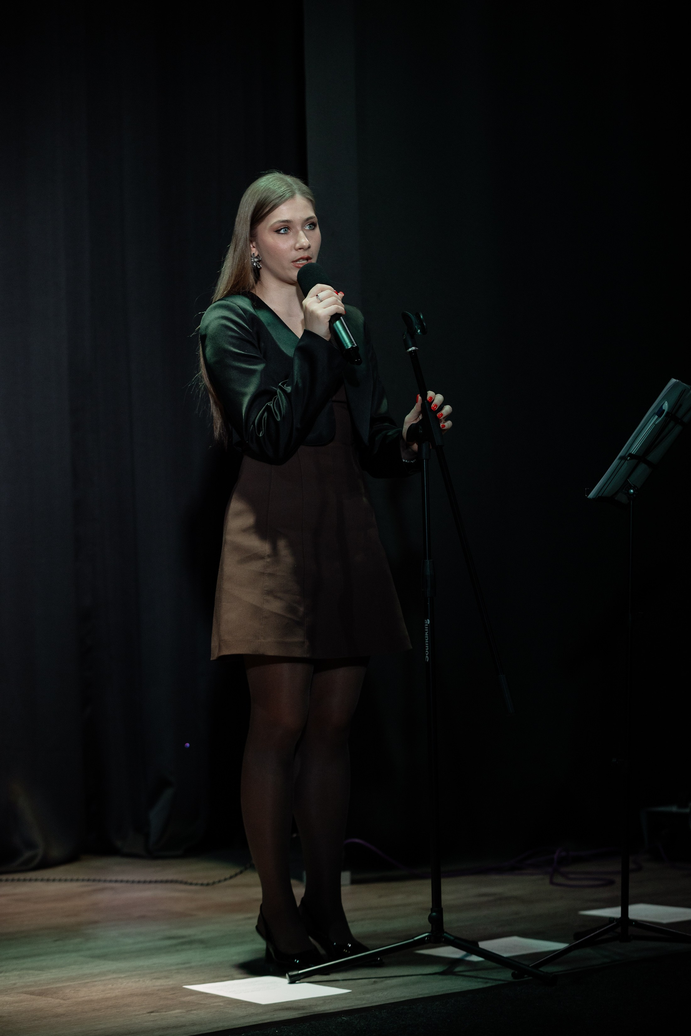 Поэтический вечер с Игорем Бушмелевым и Никой Станиславчик. Фотограф Юлия Мальцева