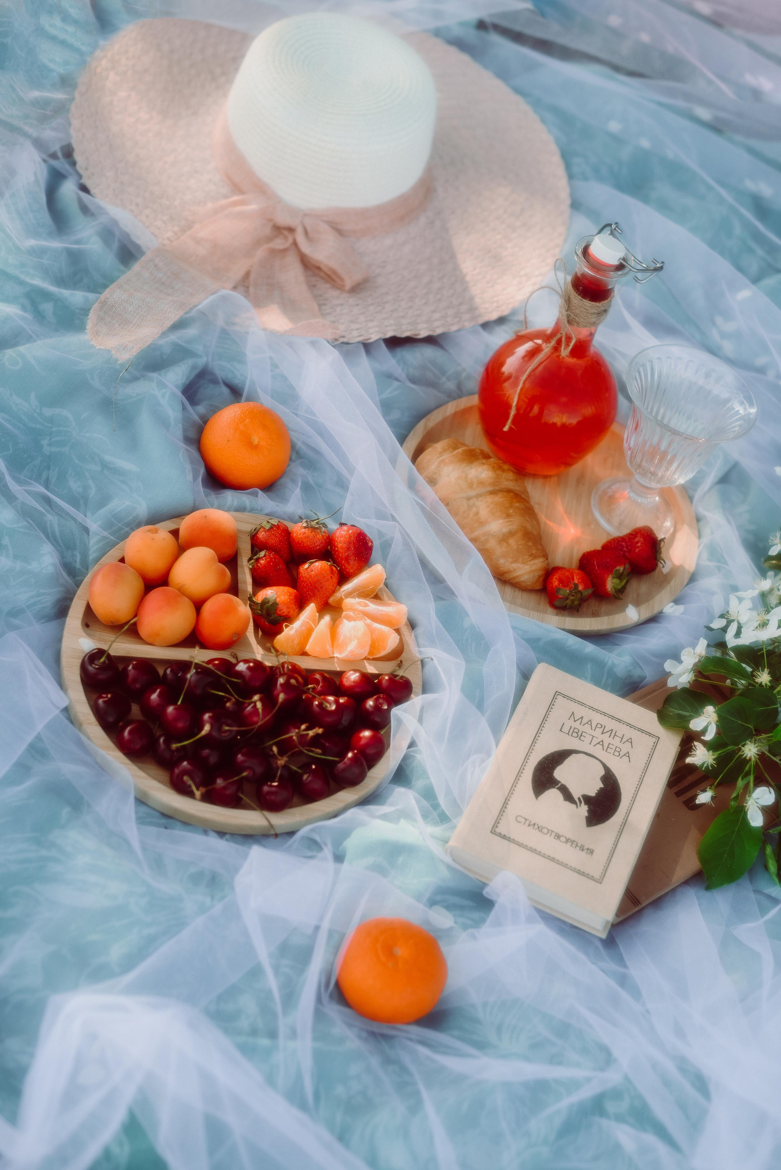 Фотосессия в цветущих яблонях в г. Кемерово