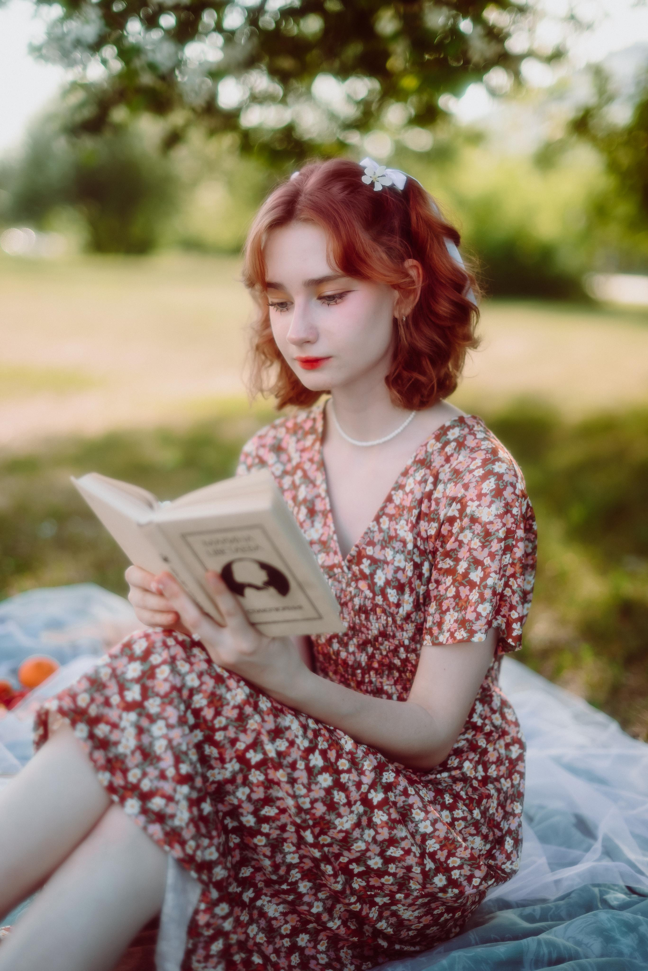 Фотосессия в цветущих яблонях в г. Кемерово