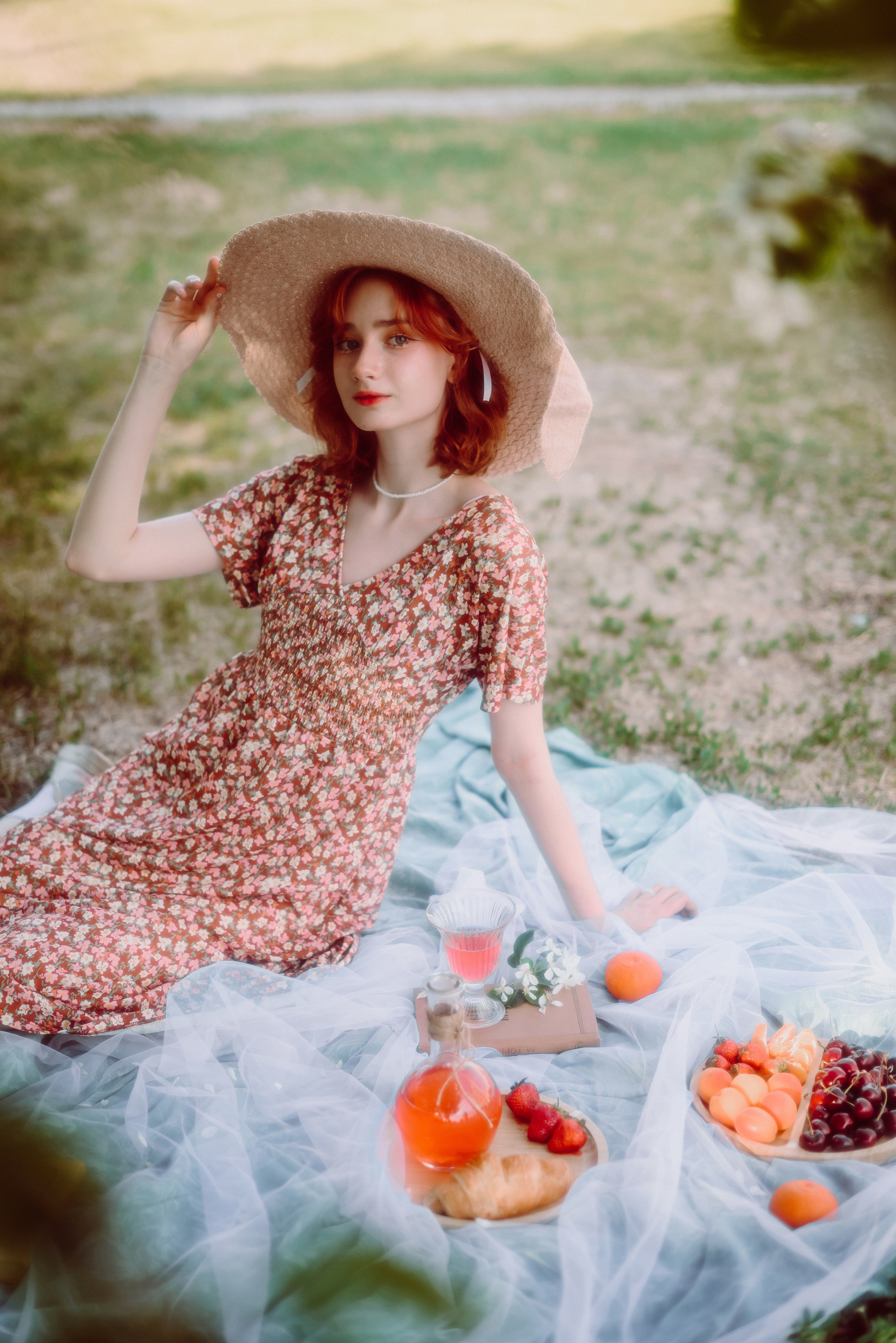 Фотосессия в цветущих яблонях в г. Кемерово