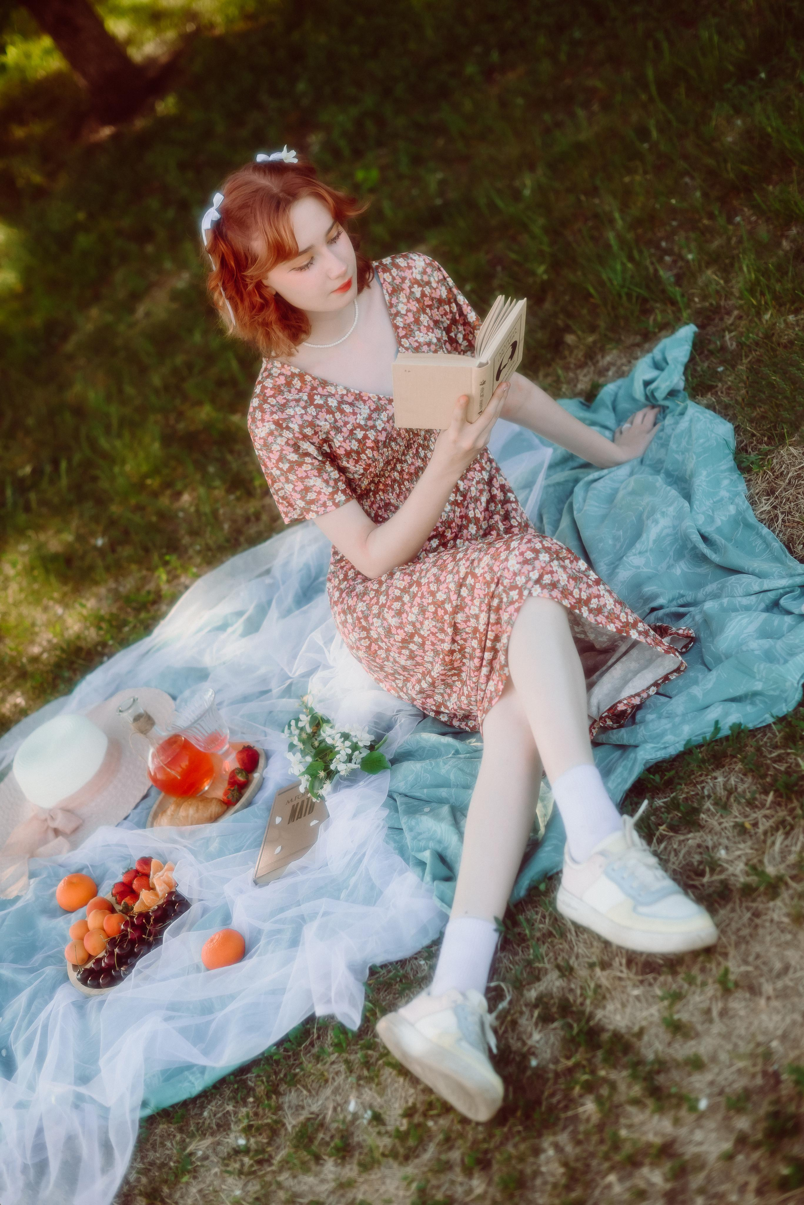 Фотосессия в цветущих яблонях в г. Кемерово