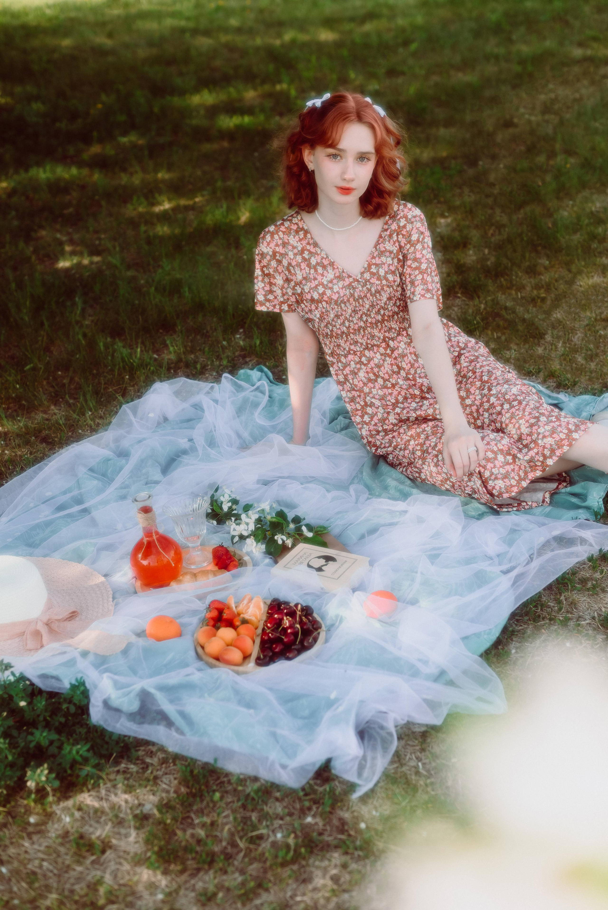 Фотосессия в цветущих яблонях в г. Кемерово