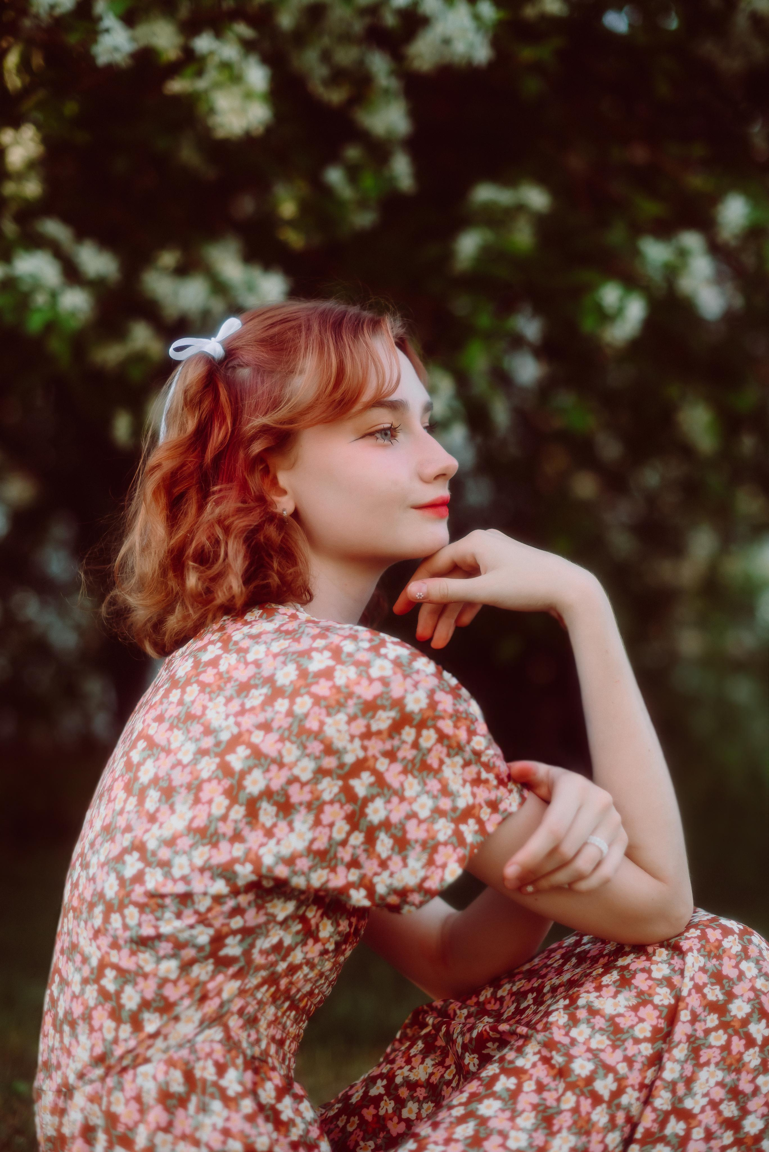 Фотосессия в цветущих яблонях в г. Кемерово