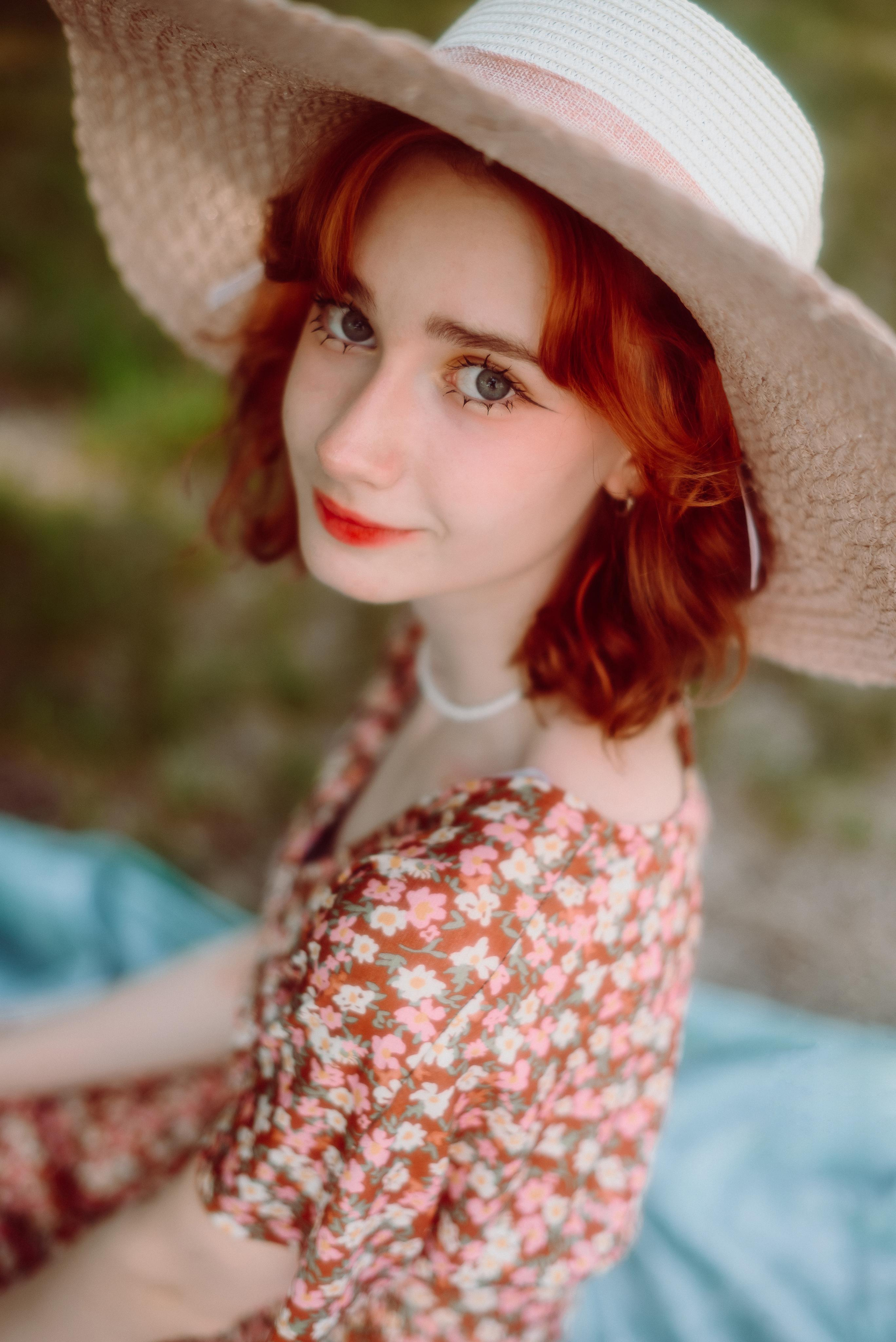 Фотосессия в цветущих яблонях в г. Кемерово