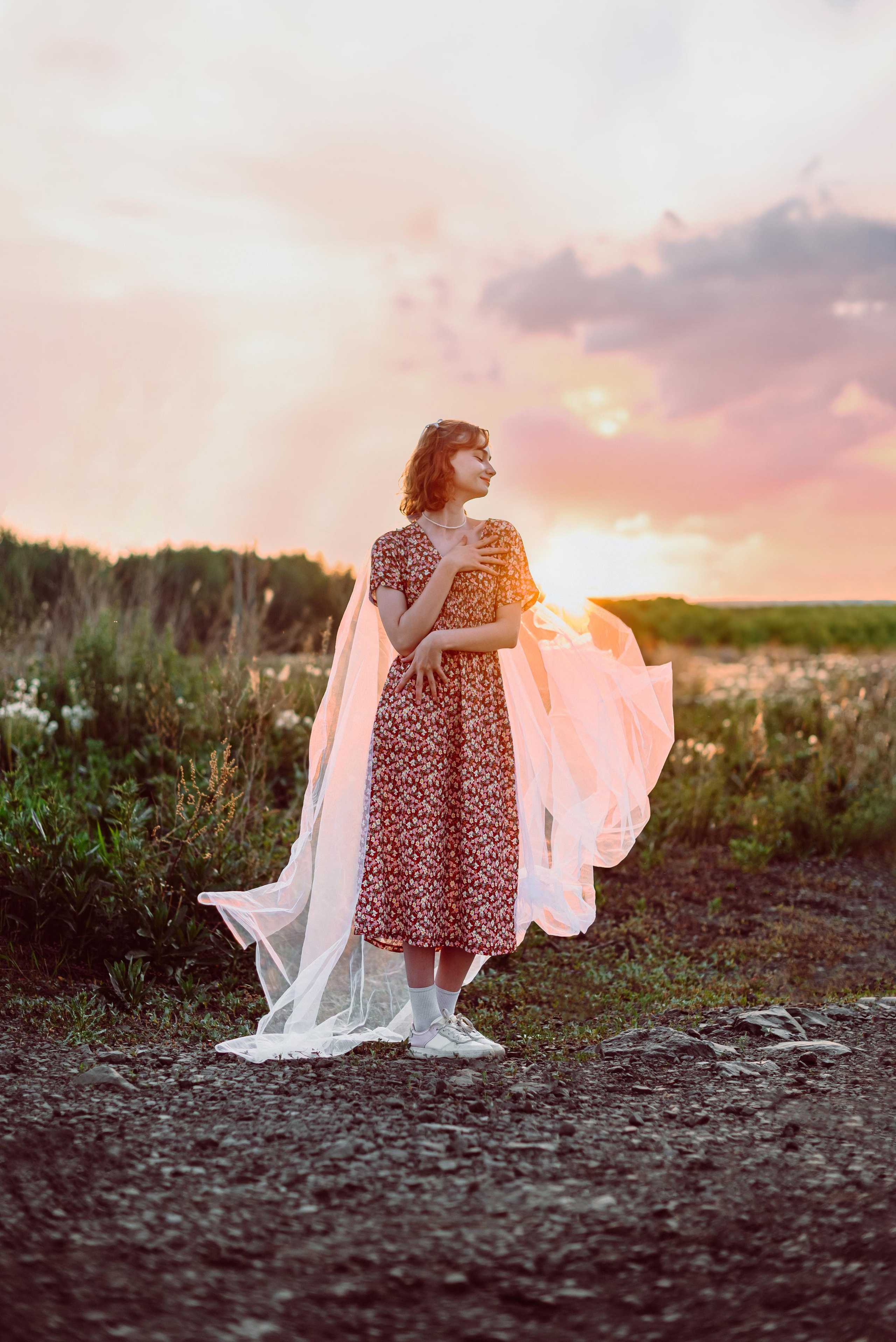 Фотосессия в цветущих яблонях в г. Кемерово